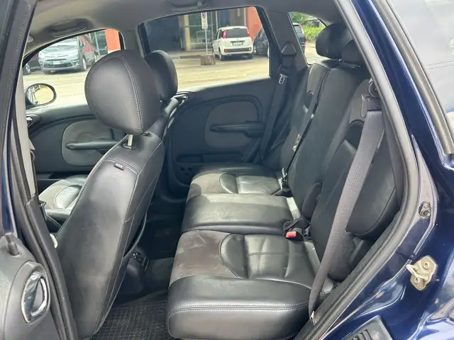 Chrysler PT Cruiser view 8
