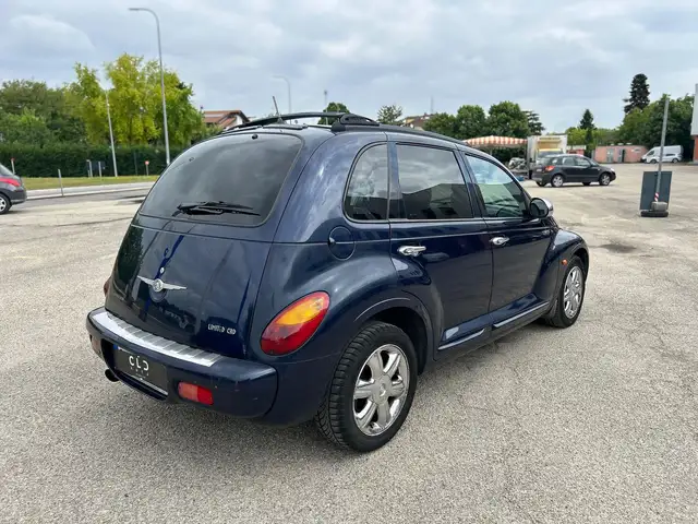 Chrysler PT Cruiser view 4