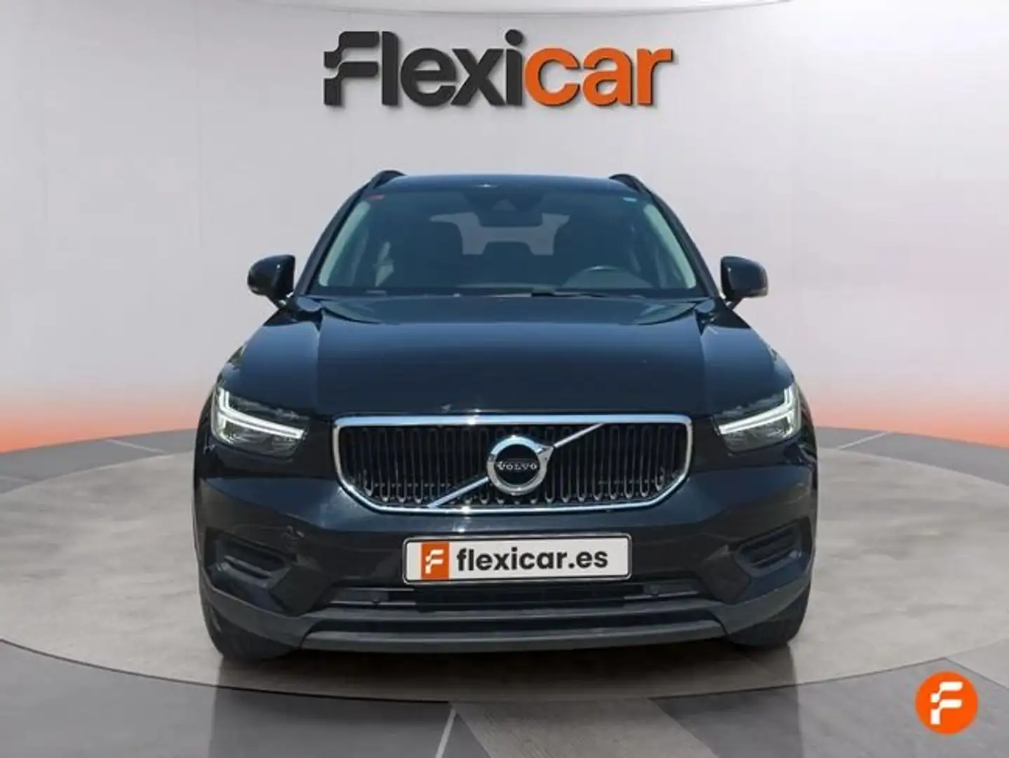 Volvo XC40 T2 Momentum Core Aut. Noir - 2