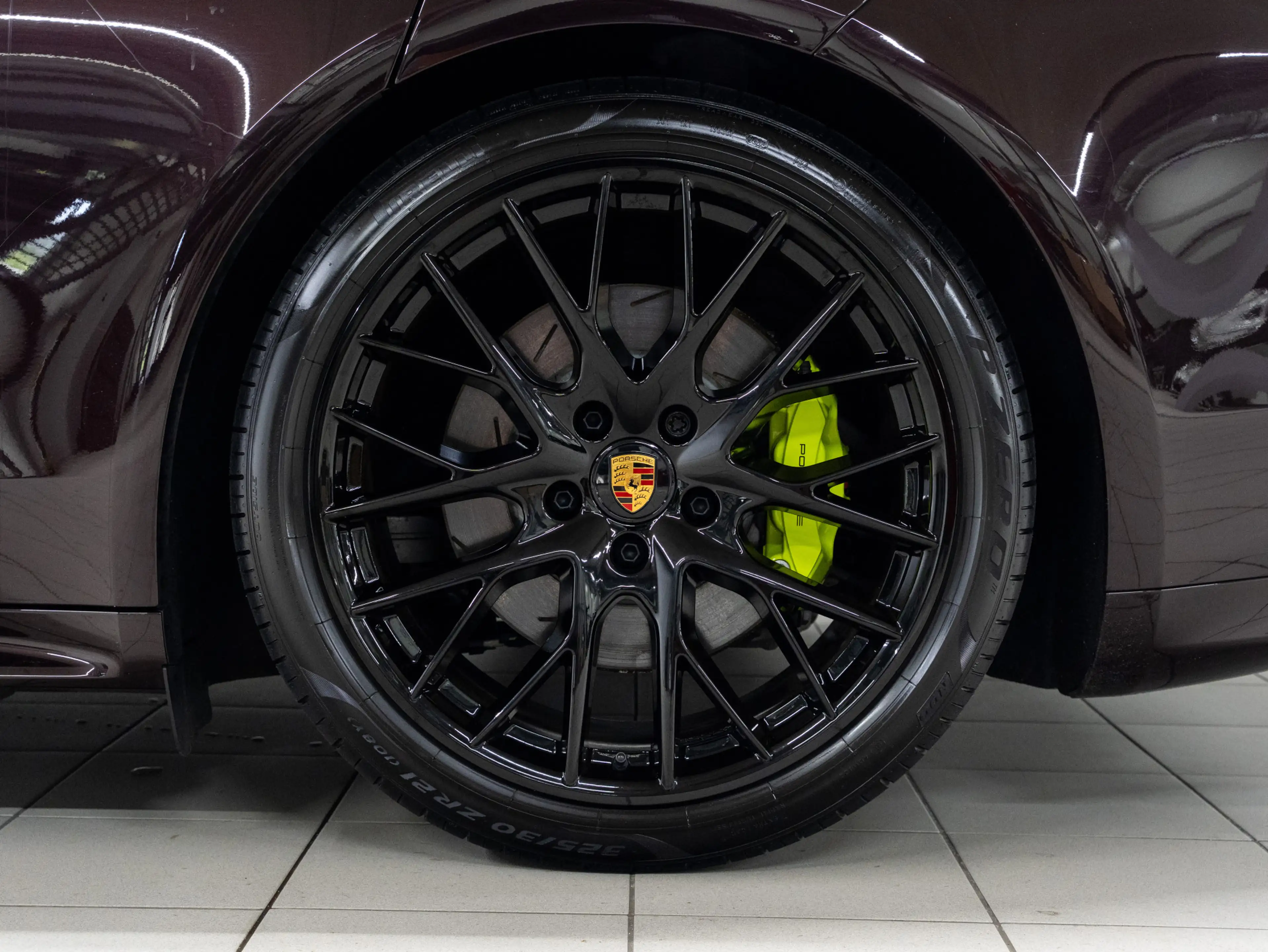 Porsche Panamera 4S E-Hybrid Sport Turismo — photo 9
