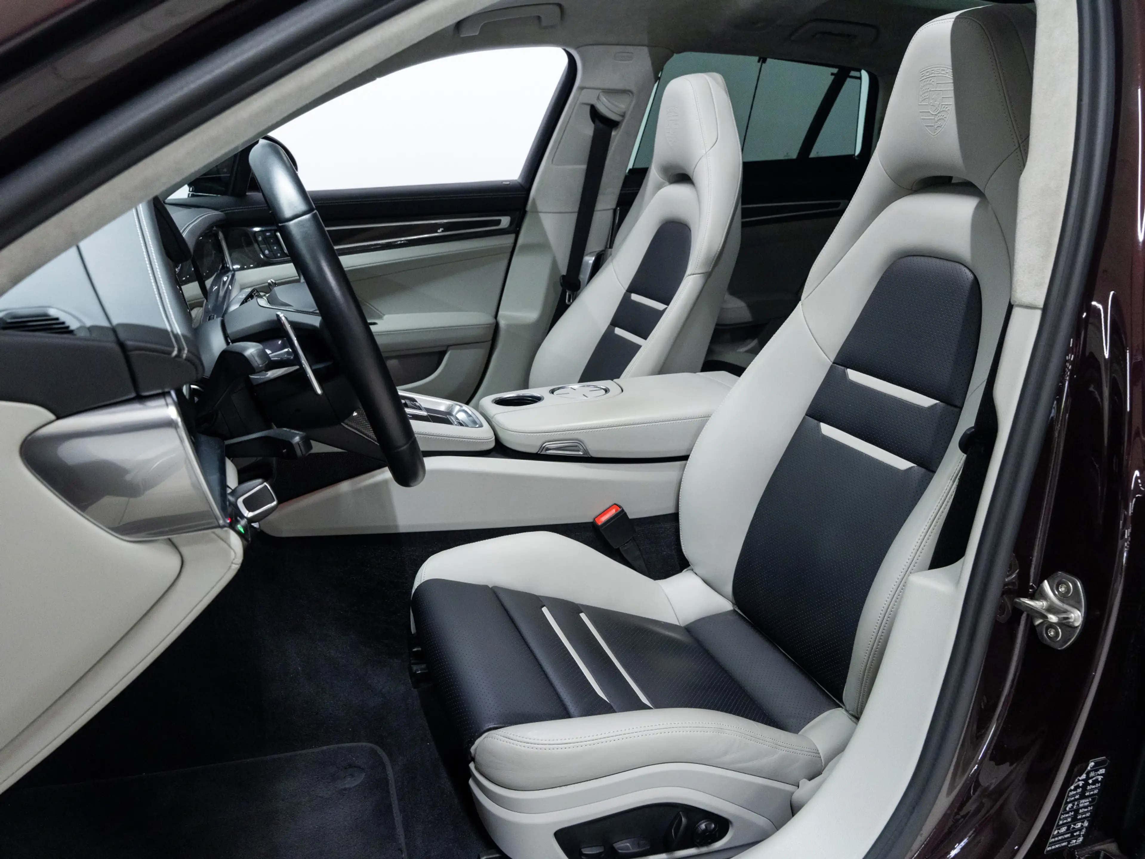 Porsche Panamera 4S E-Hybrid Sport Turismo — photo 8