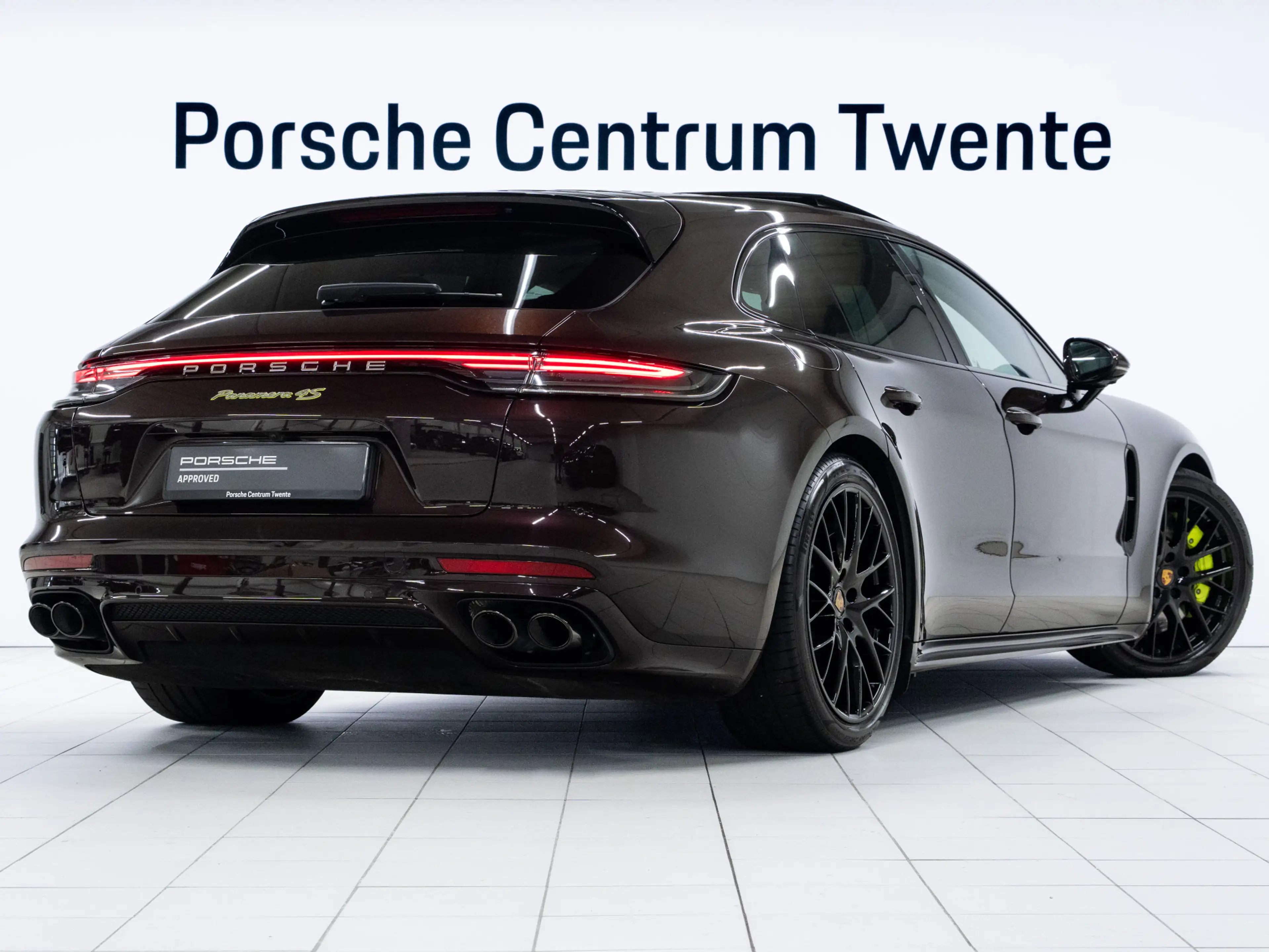 Porsche Panamera 4S E-Hybrid Sport Turismo — photo 3