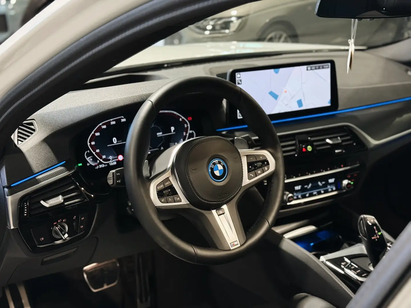 BMW 530 e xDrive Touring M-Sport - 12 Mnd Garantie Blanc - 2