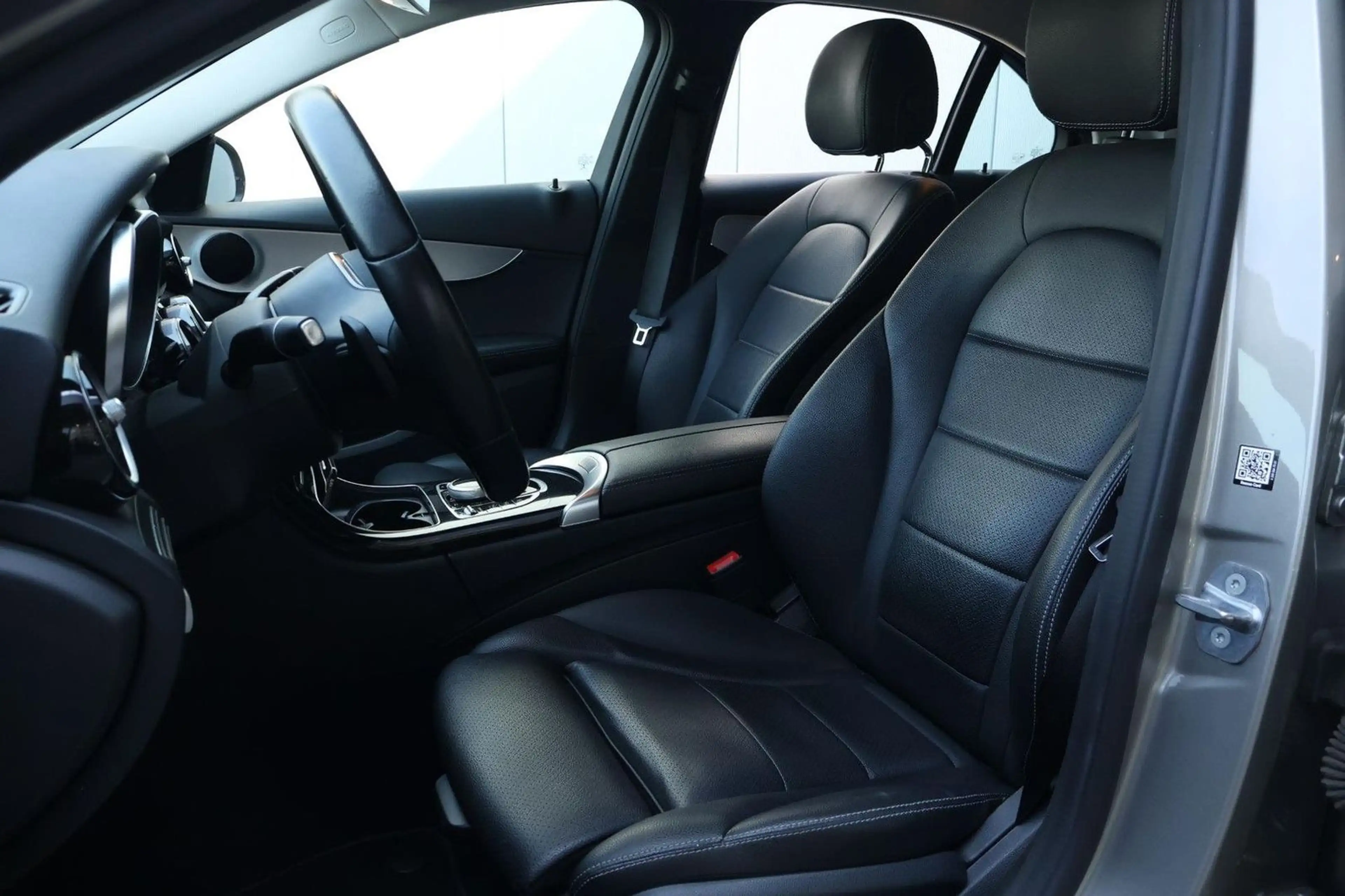 Mercedes-Benz C 200 d / Apple Carplay / AHK / kamera — photo 5