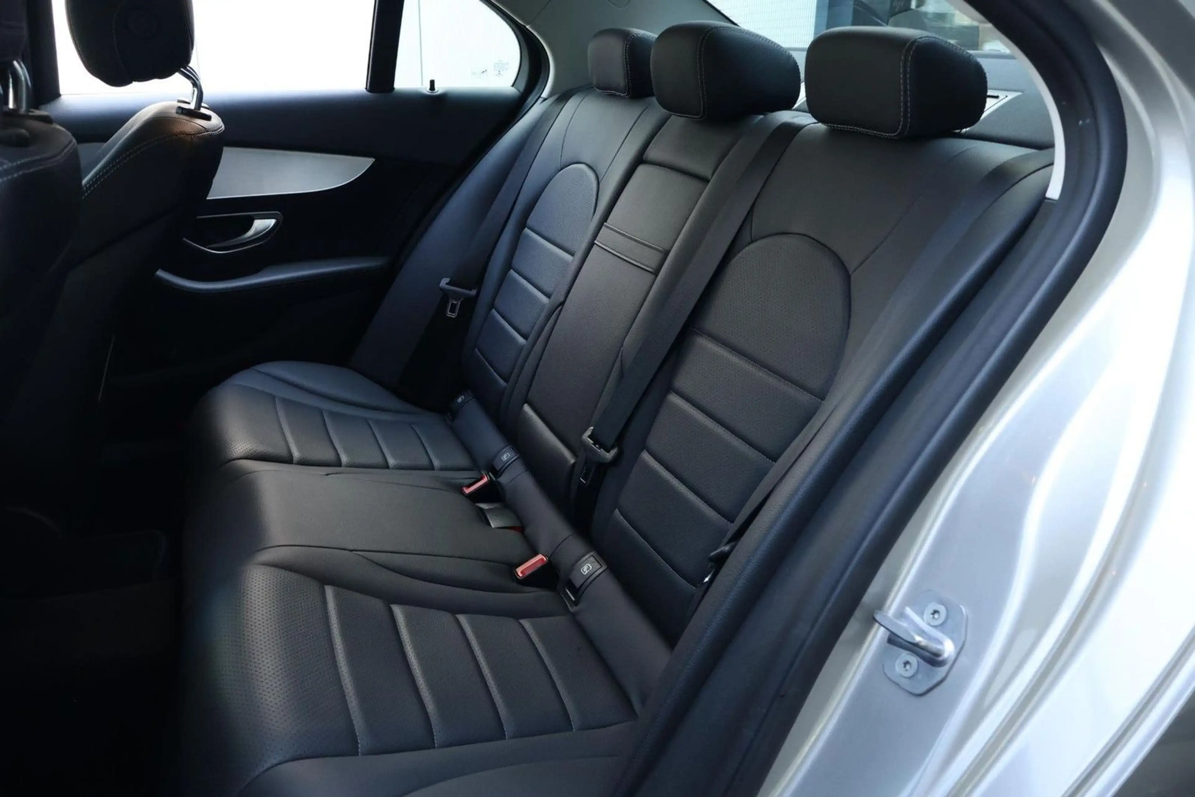Mercedes-Benz C 200 d / Apple Carplay / AHK / kamera — photo 8