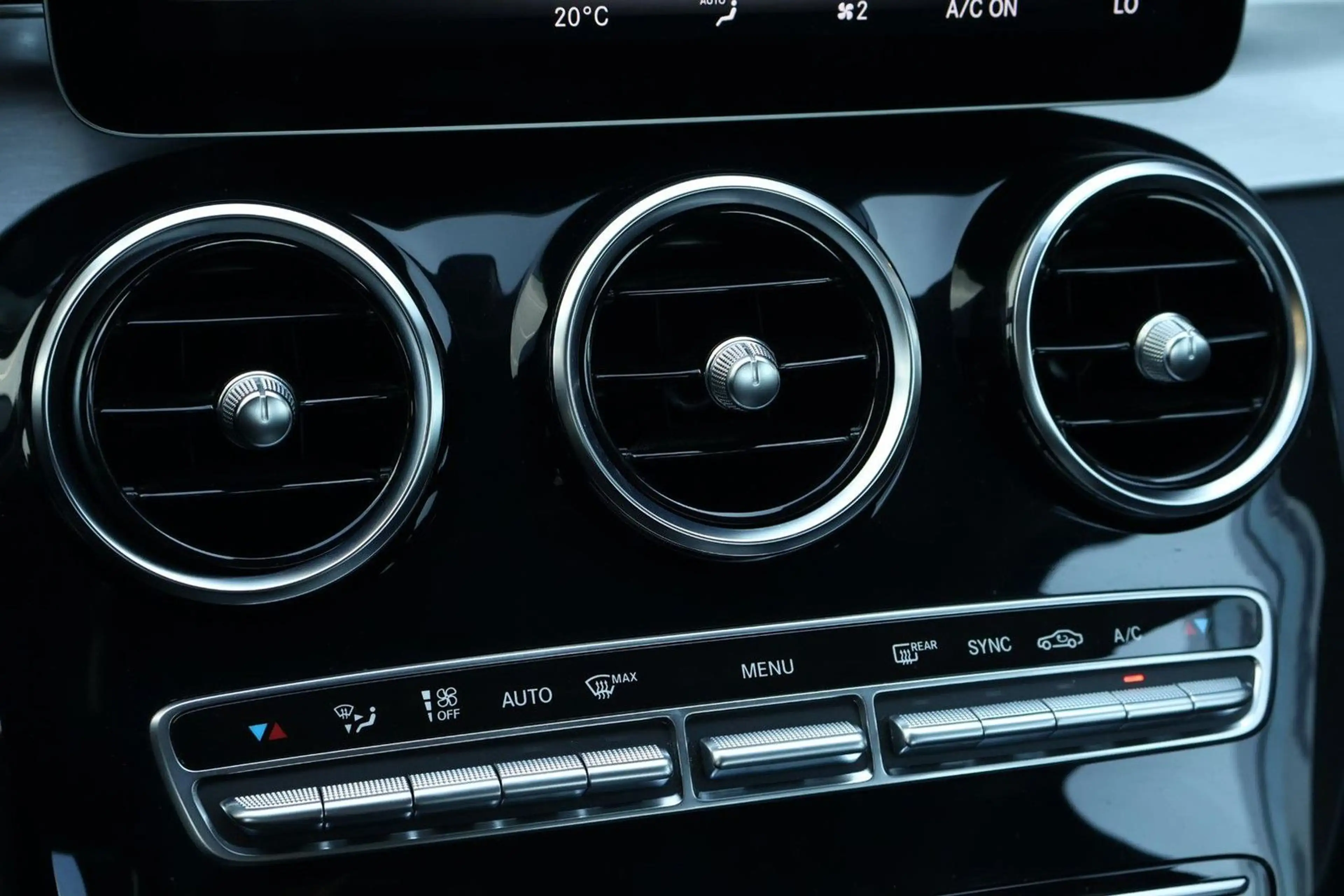 Mercedes-Benz C 200 d / Apple Carplay / AHK / kamera — photo 14