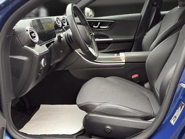 Mercedes-Benz C-Class view 12