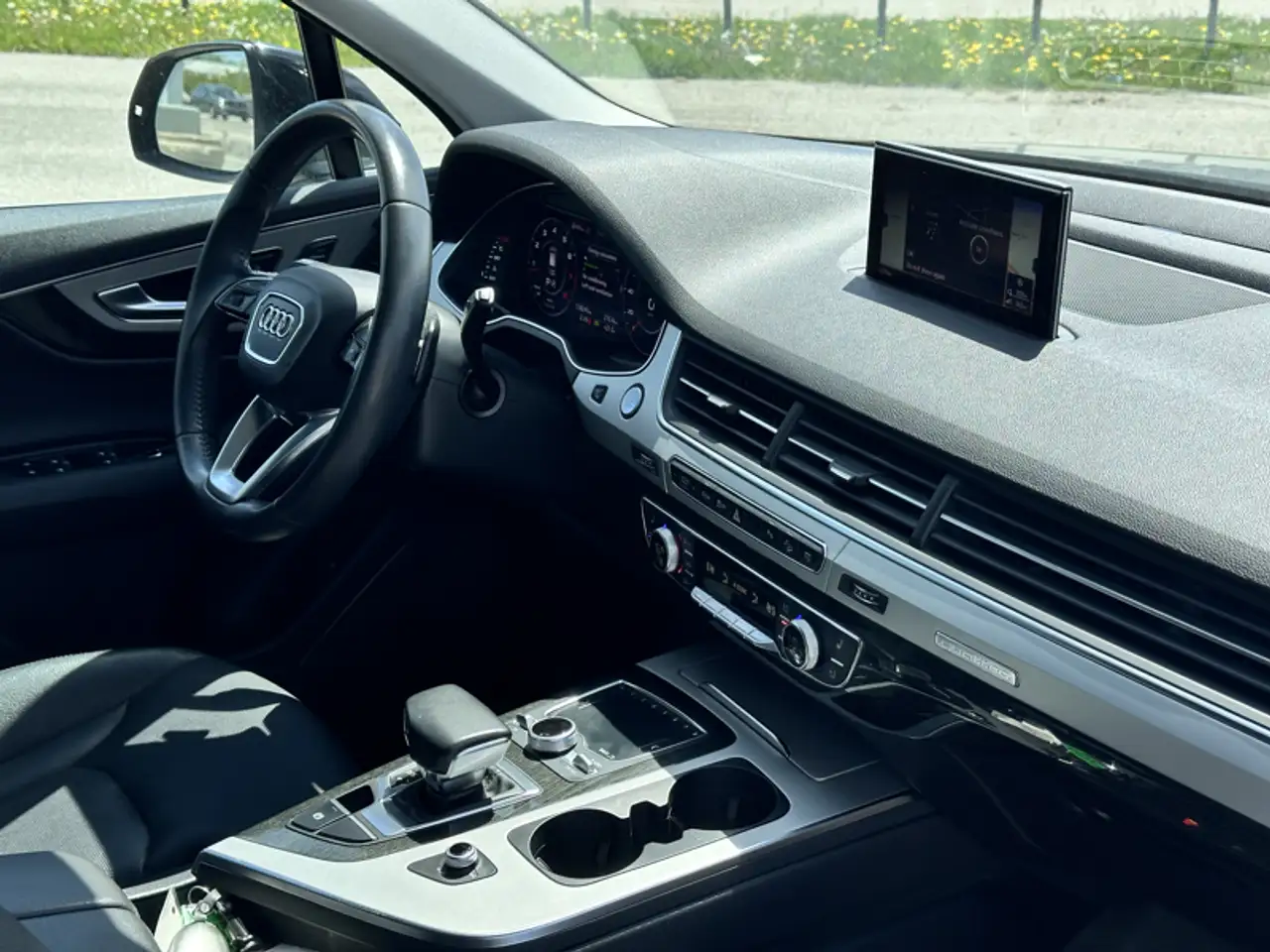 Audi Q7 снимка Audi Q7