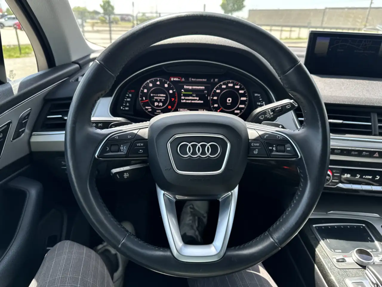 Audi Q7 снимка Audi Q7