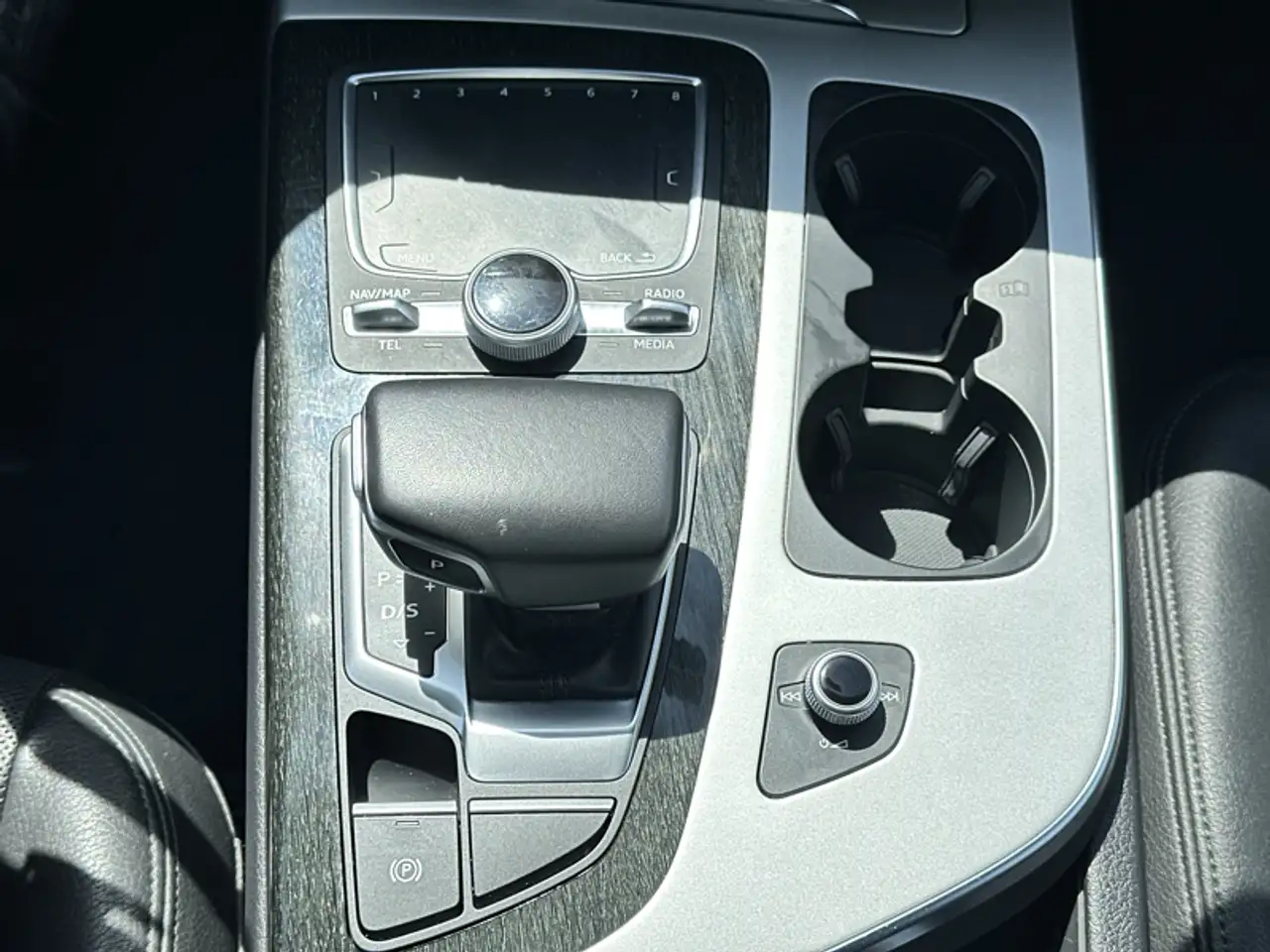 Audi Q7 снимка Audi Q7
