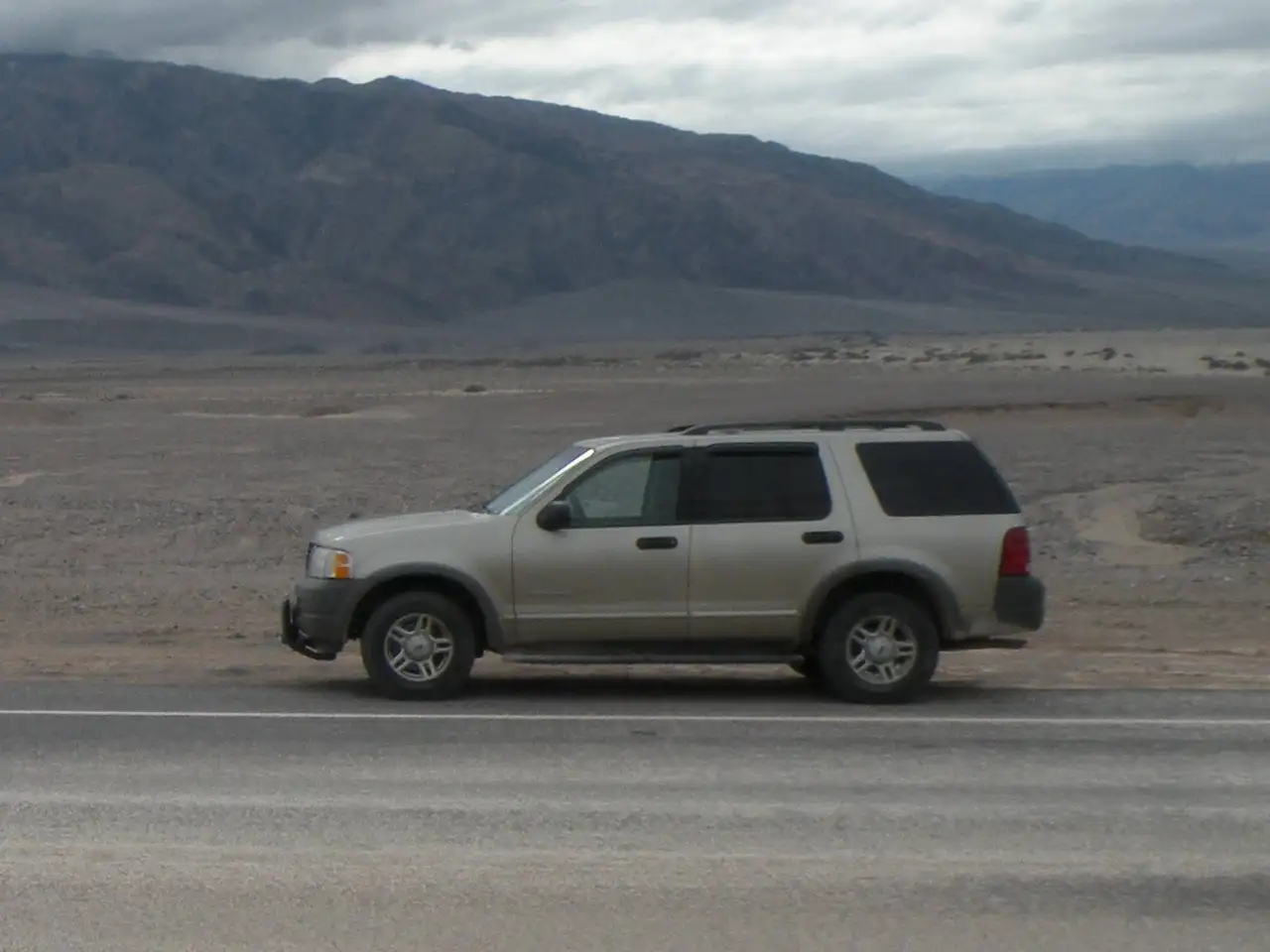 Ford Explorer снимка Ford Explorer
