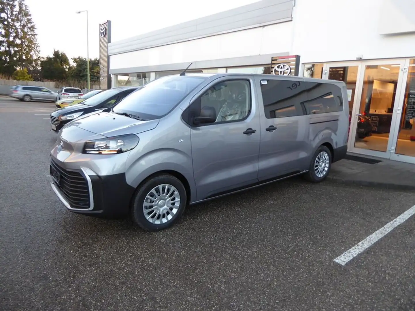 Toyota Proace Verso 2,0 D-4D 145 L1 8-Sitze Shuttle KCA Silber - 2