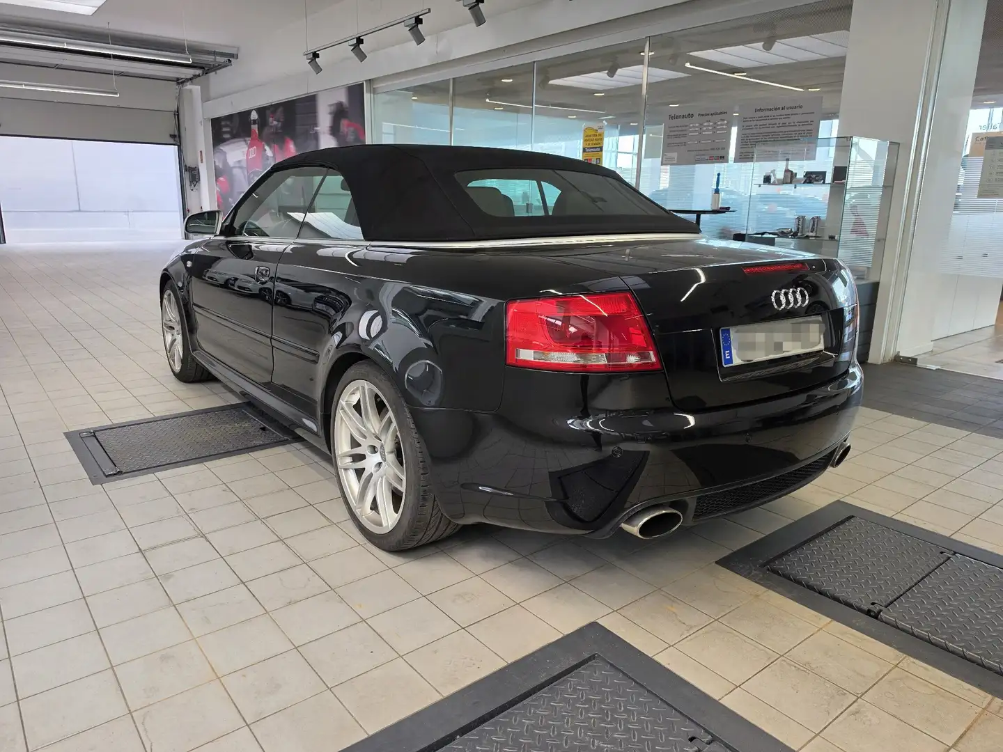 Audi RS4 4.2 V8 FSI quattro - 2