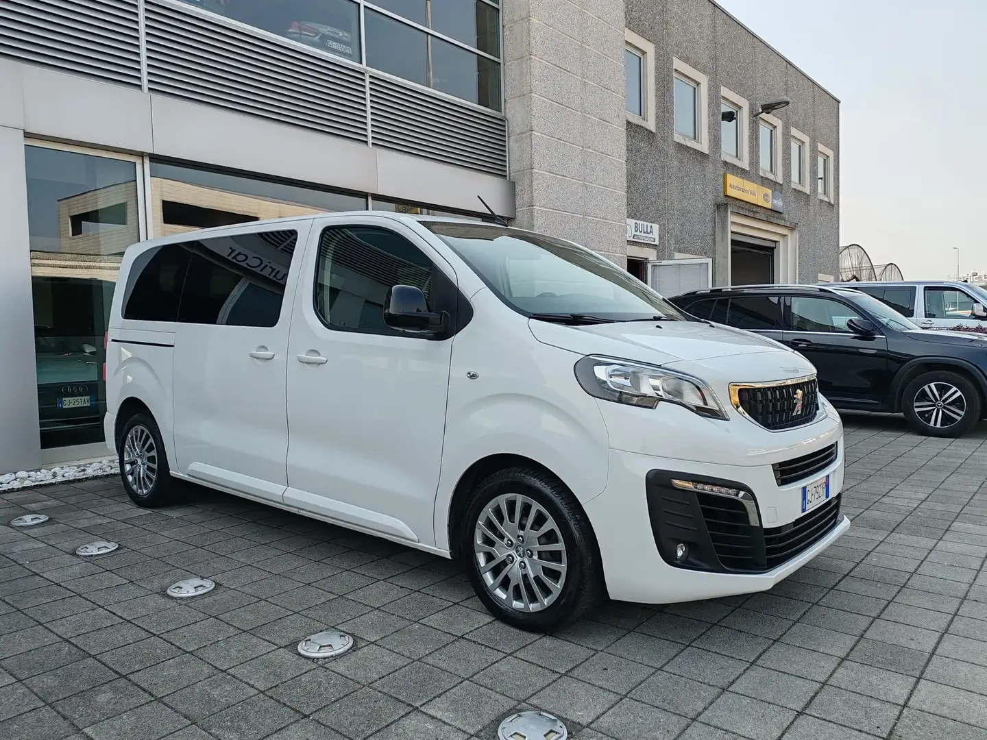 Peugeot Traveller BlueHDi 120cv 8 posti Cruise Sensori Vetri Scuri Weiß - 2