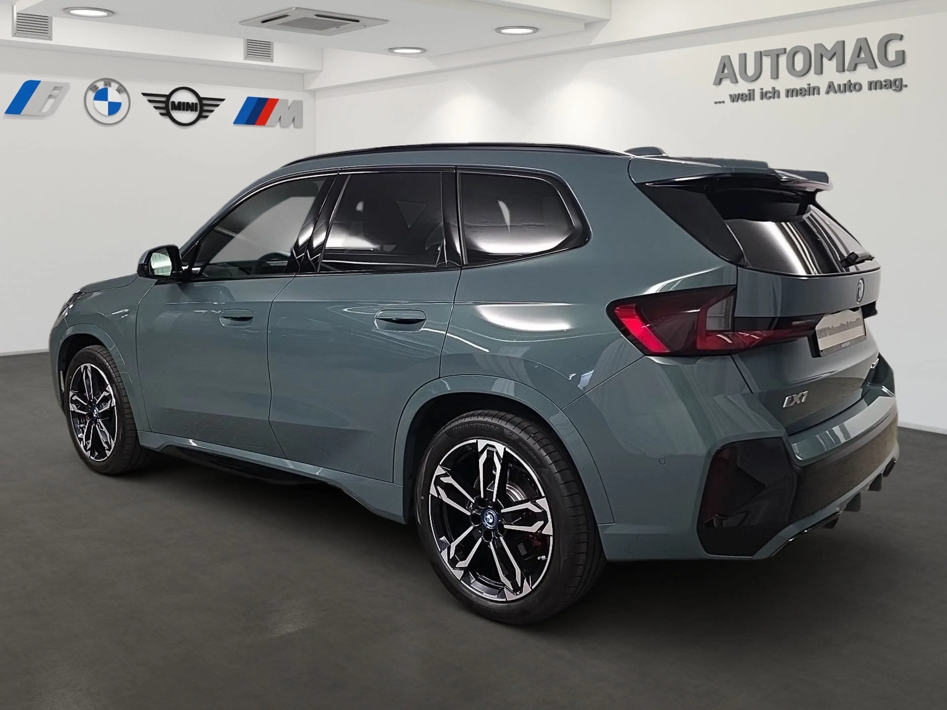 BMW iX 1 xDrive30 M-Sport-Pro*Aktivsitz*HeadUp*19"*Drivin — photo 4