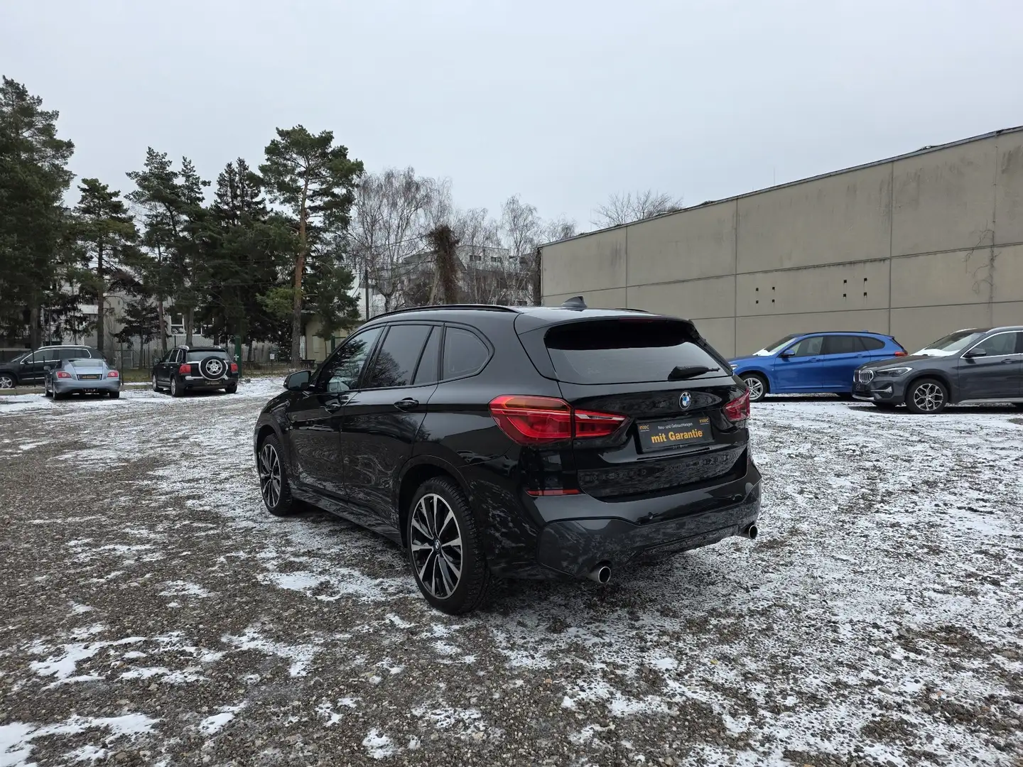 BMW X1 xDrive 25 d M Sport*PANO*HEAD-UP Schwarz - 2