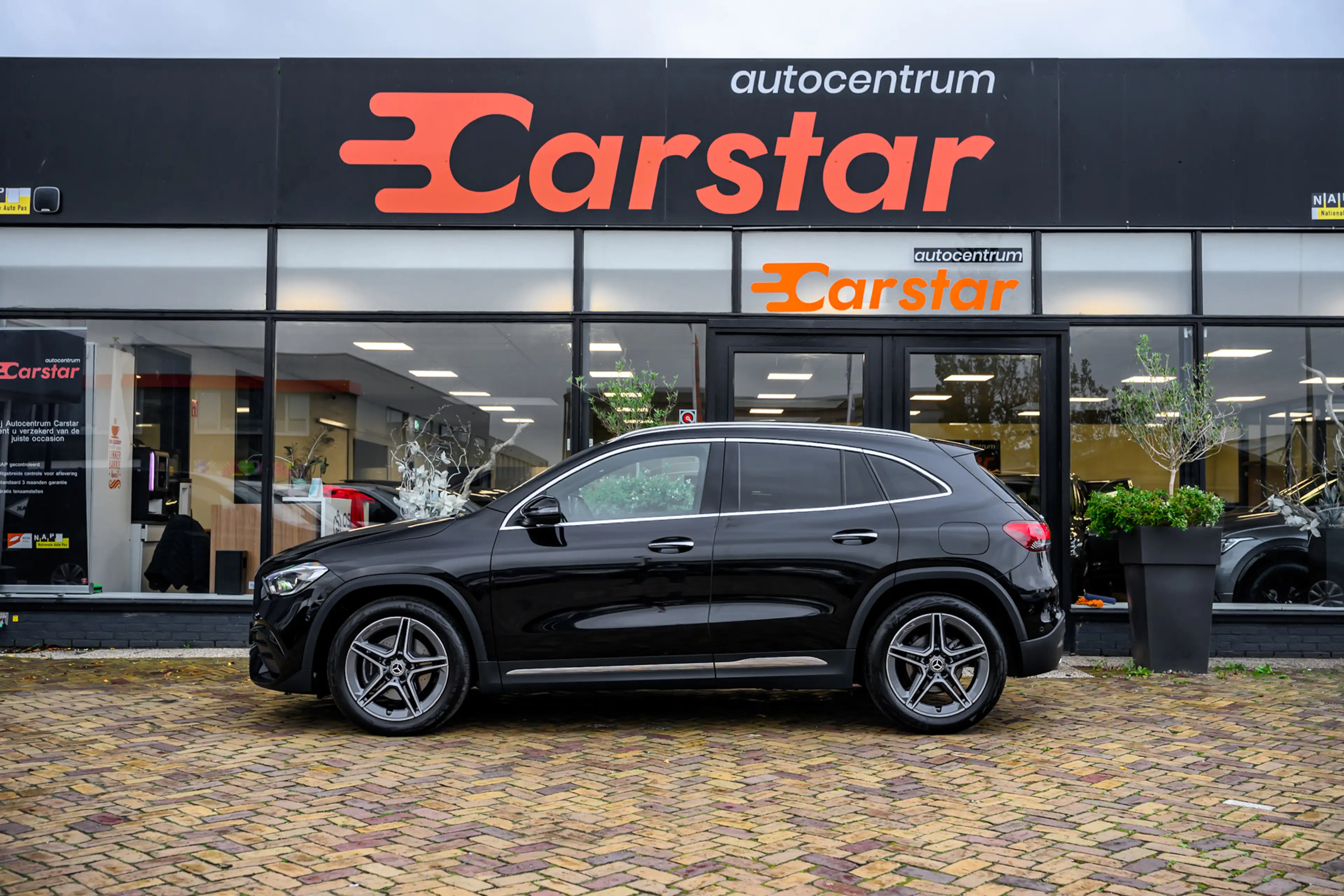 Mercedes-Benz GLA 200 Business Solution AMG|Pano|Navi|Camera — photo 13