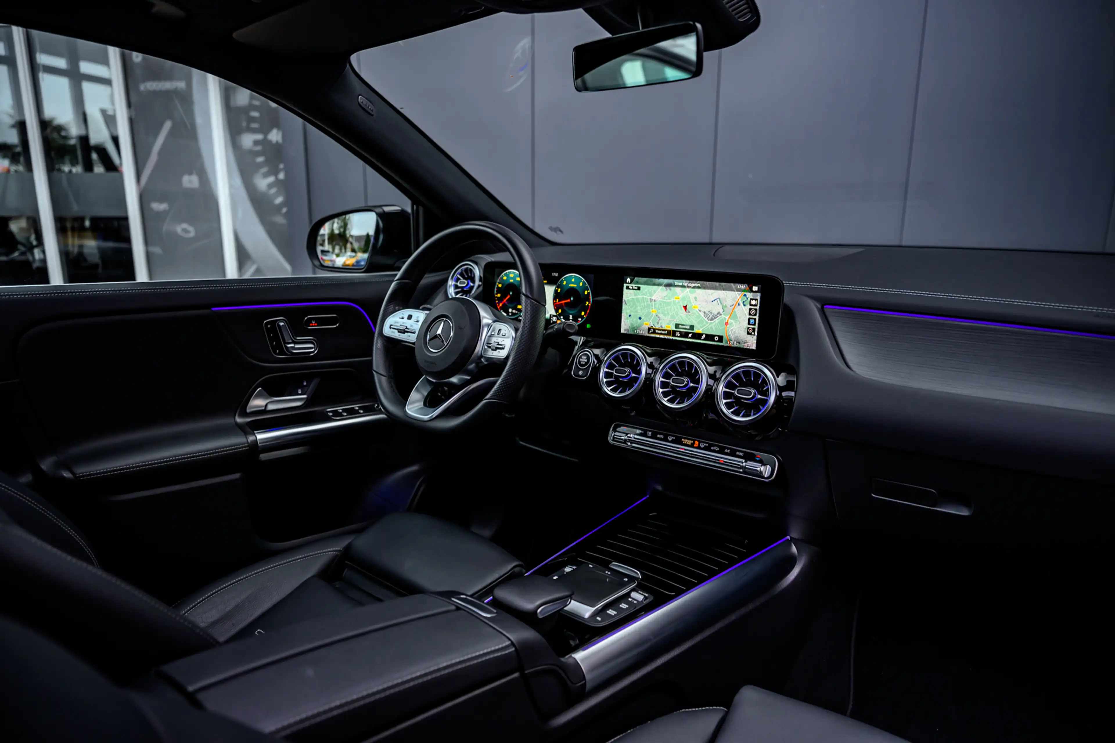 Mercedes-Benz GLA 200 Business Solution AMG|Pano|Navi|Camera — photo 14