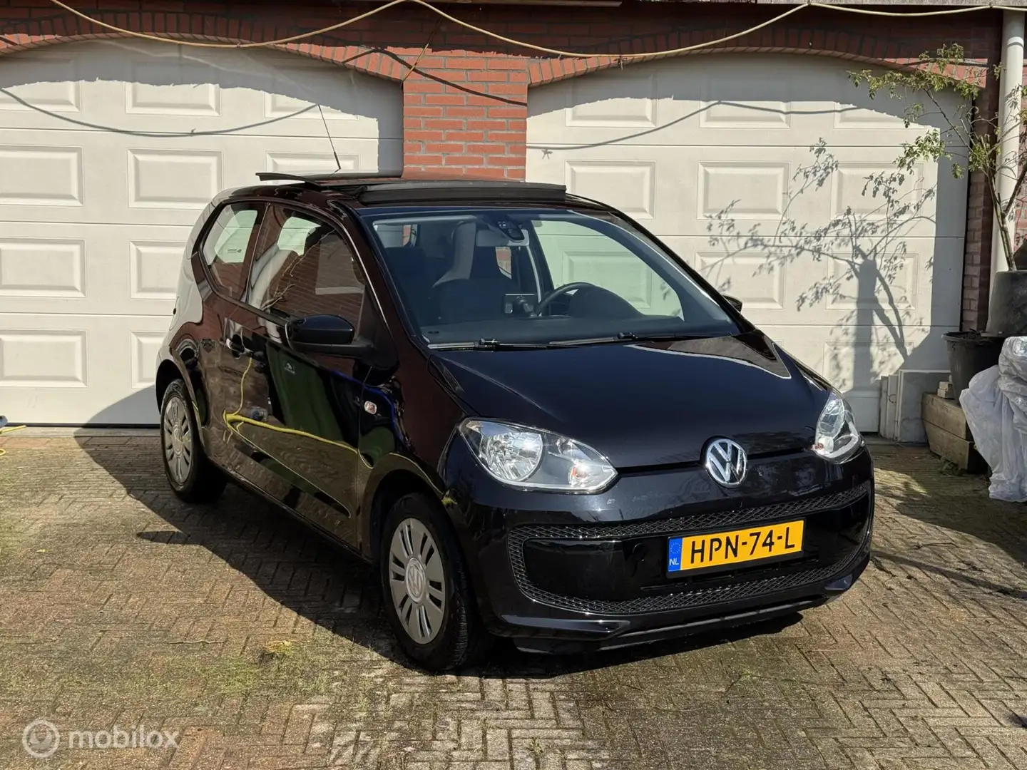 Volkswagen up! 1.0 high up! BlueMotion| Panodak| Pdc| Airco Noir - 2