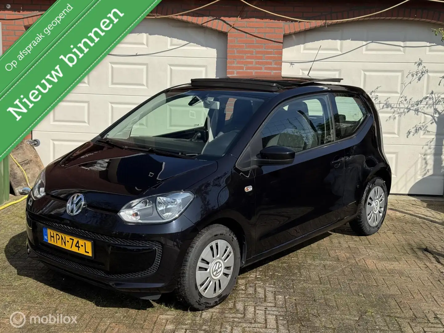 Volkswagen up! 1.0 high up! BlueMotion| Panodak| Pdc| Airco Noir - 1