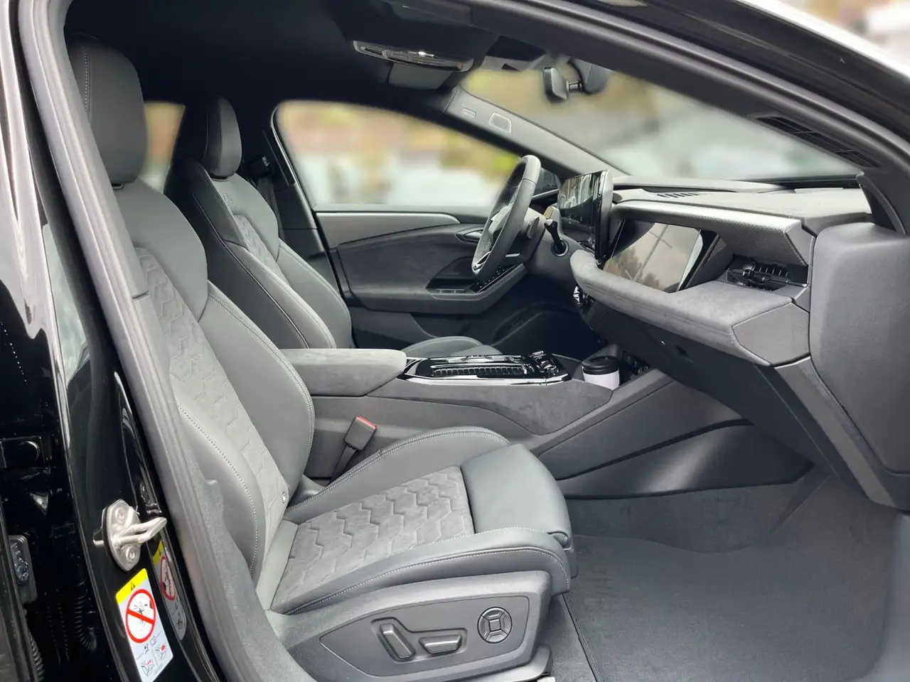Audi A6 e-tron S-Line performance/ AHK,0,25% 15
