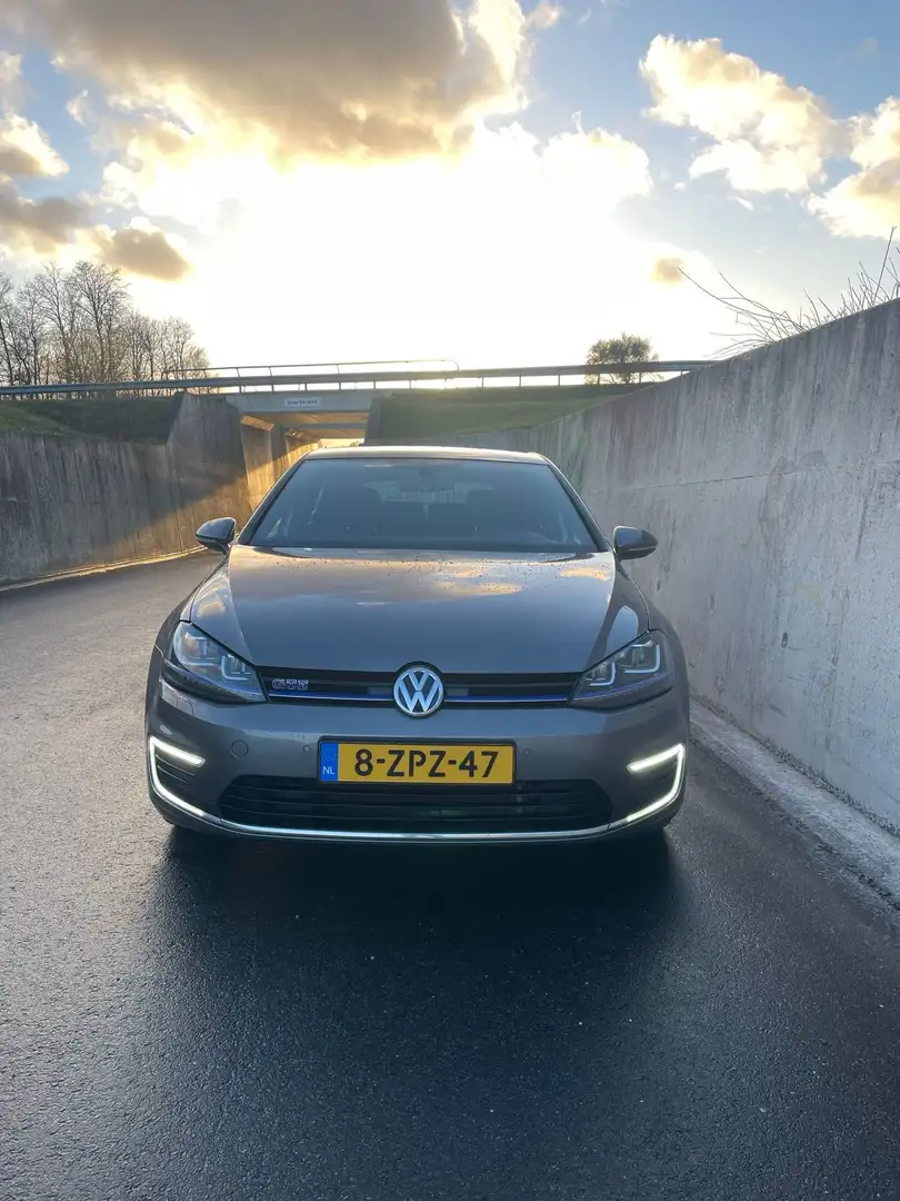Volkswagen Golf 1.4 TSI GTE Grijs - 1