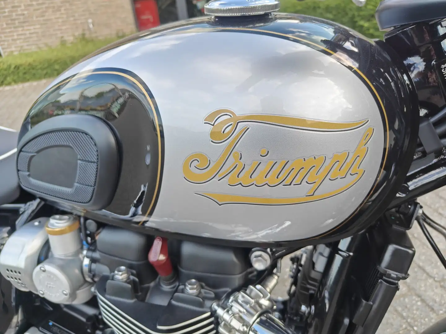 Triumph Bonneville T120 Negru - 2