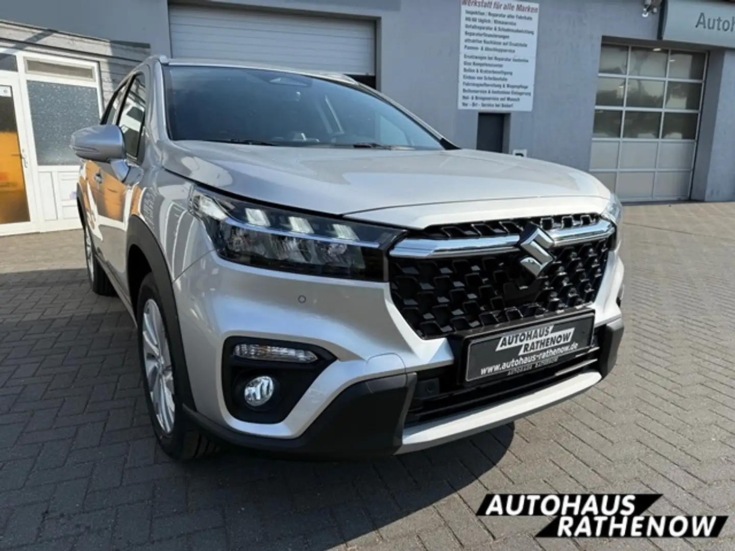 Suzuki SX4 S-Cross Comfort 1.4 Hybrid LED*DAB Sitzh.*Klimaautom*Navi* Silber - 1