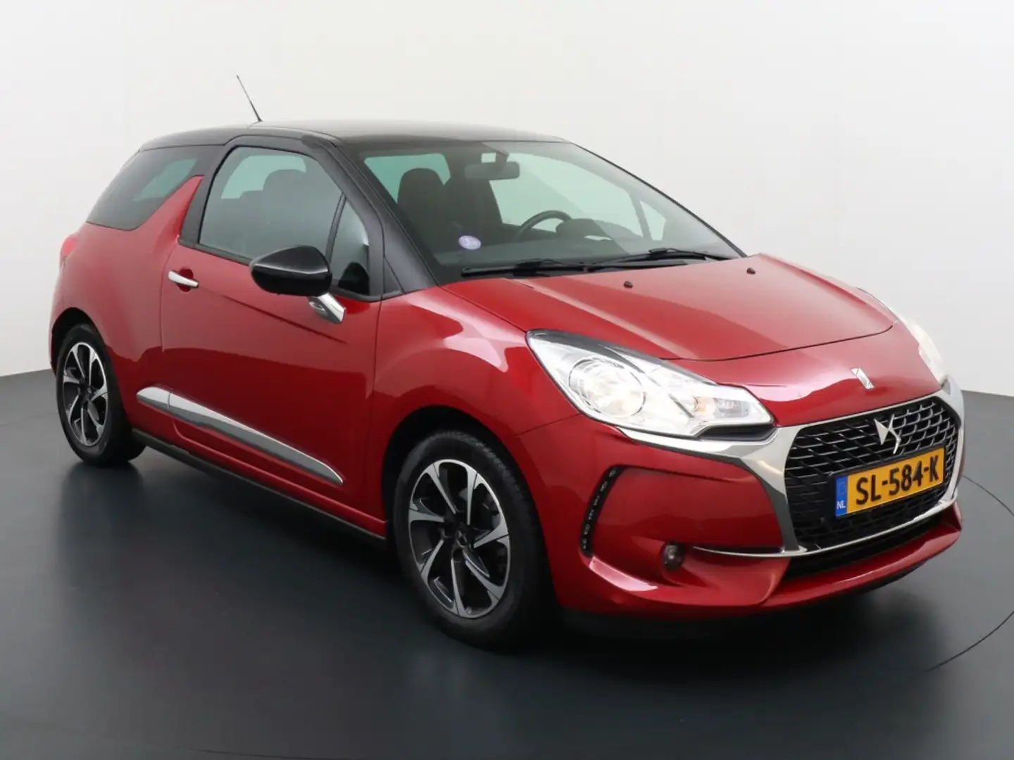 DS Automobiles DS 3 1.2 PT Con. Chic | Cruise control | Apple carplay Rouge - 2