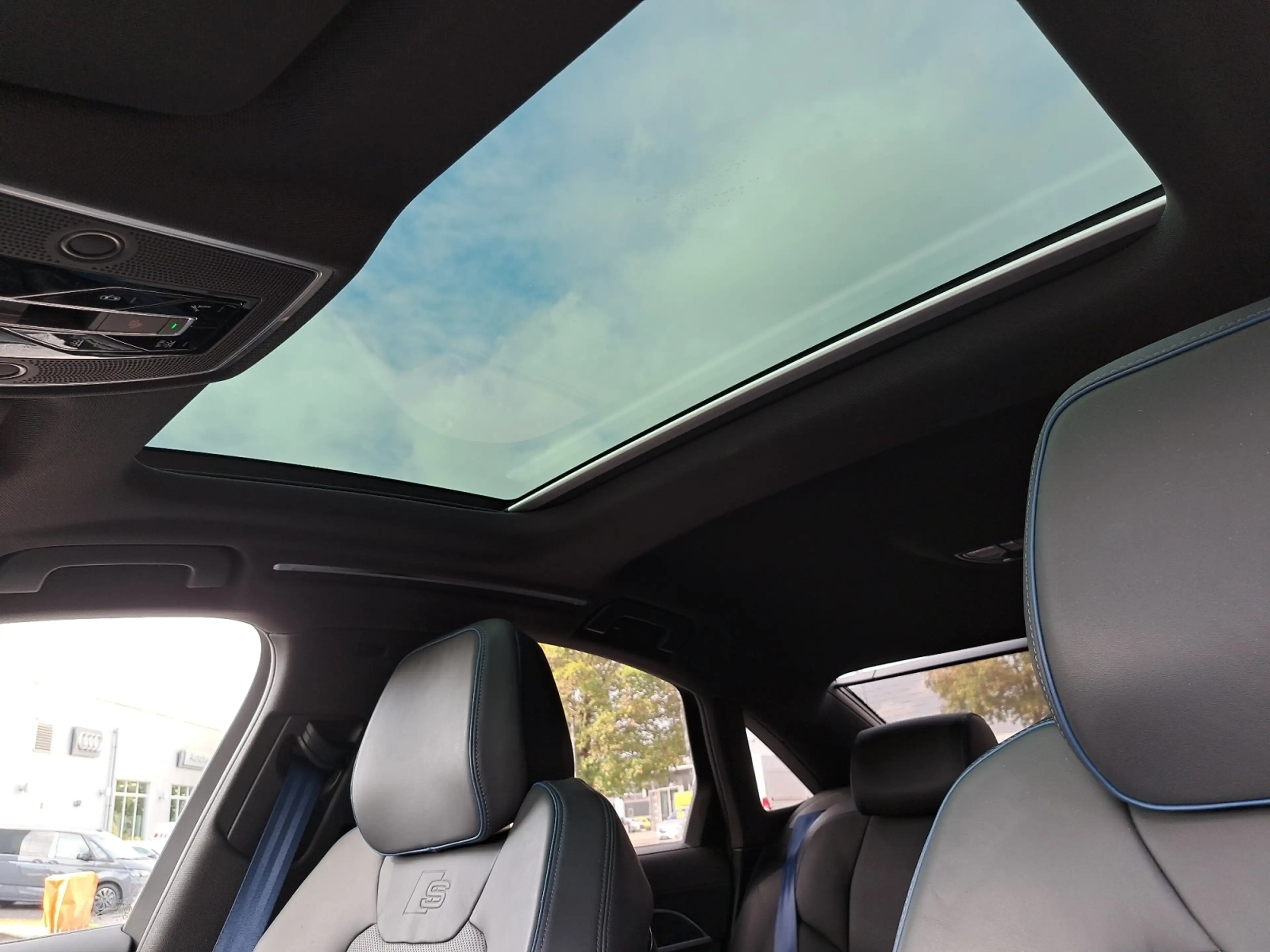 Audi A8 50 TDI quattro tiptr. S line-EX PANO 21" SITZBELÜ — photo 11