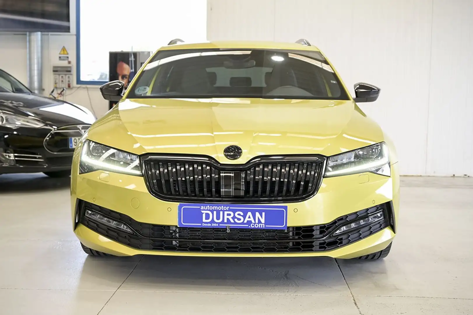 Skoda Superb Combi 2.0 TSI SportLine 4x4 DSG 206kW Amarillo - 2
