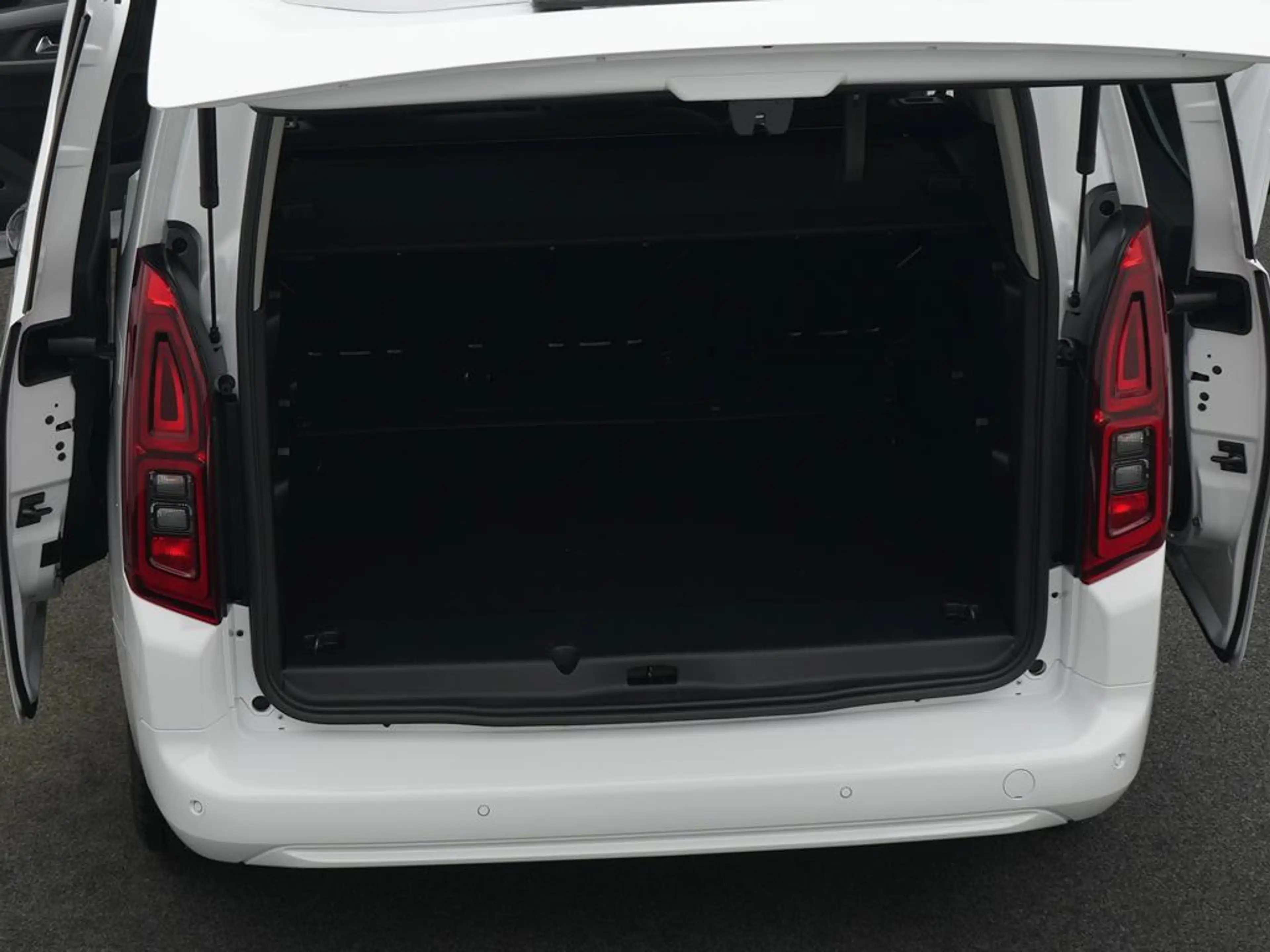Fiat Qubo L 5-Sitzer ICON — photo 9