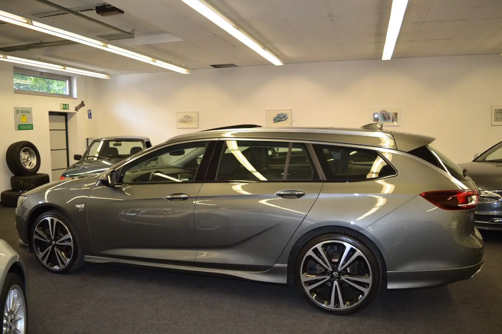 Opel Insignia B Sports Tourer Business Innovation OPC Gris - 1