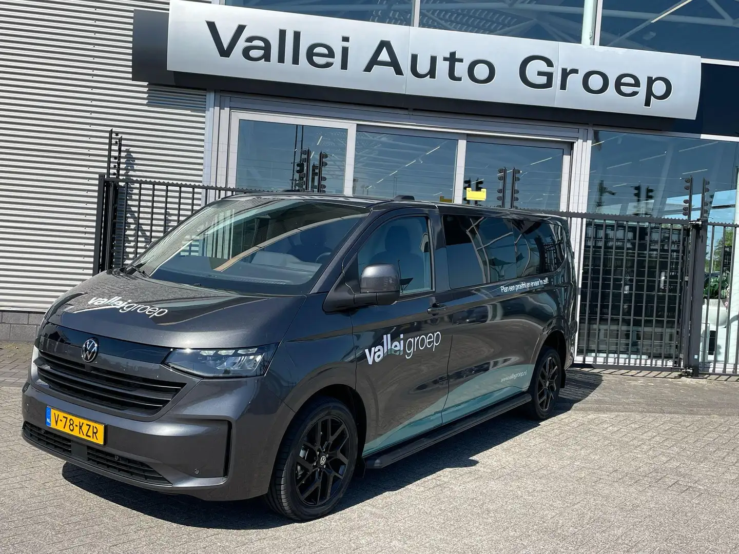 Volkswagen Transporter 2.0 TDI L2H1 30 Style | LED koplampen | Navigatie - 1