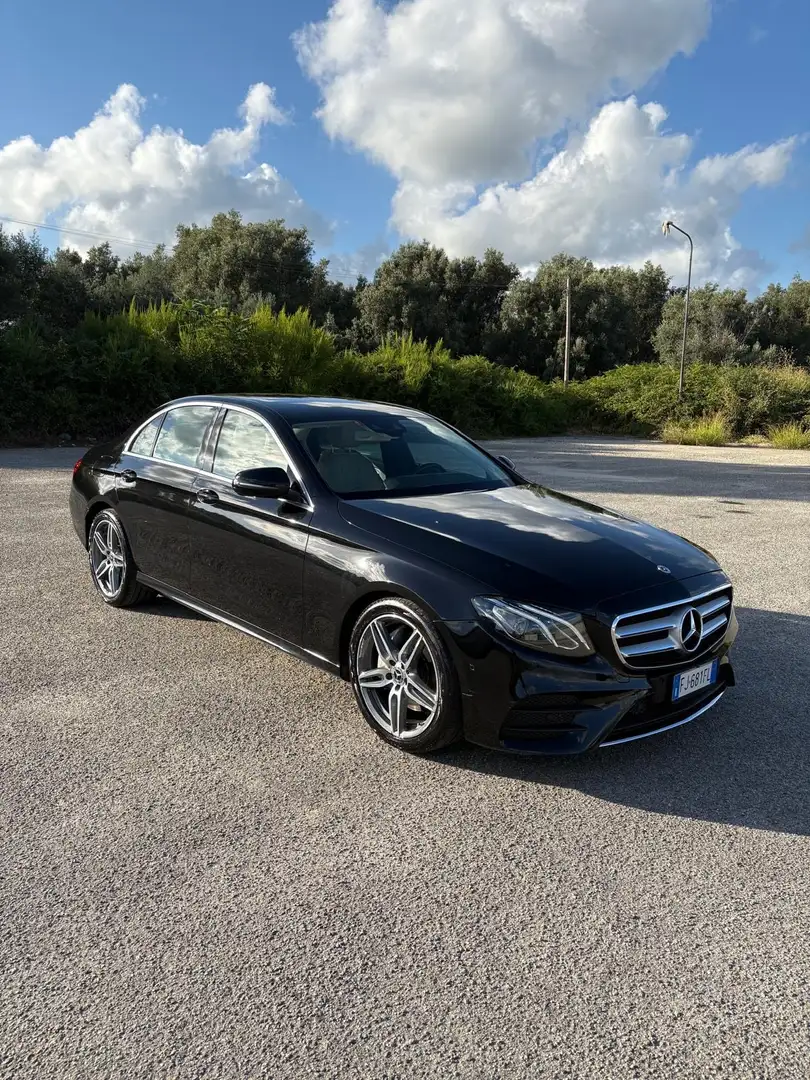 Mercedes-Benz E 220 d Premium 4matic auto - 1