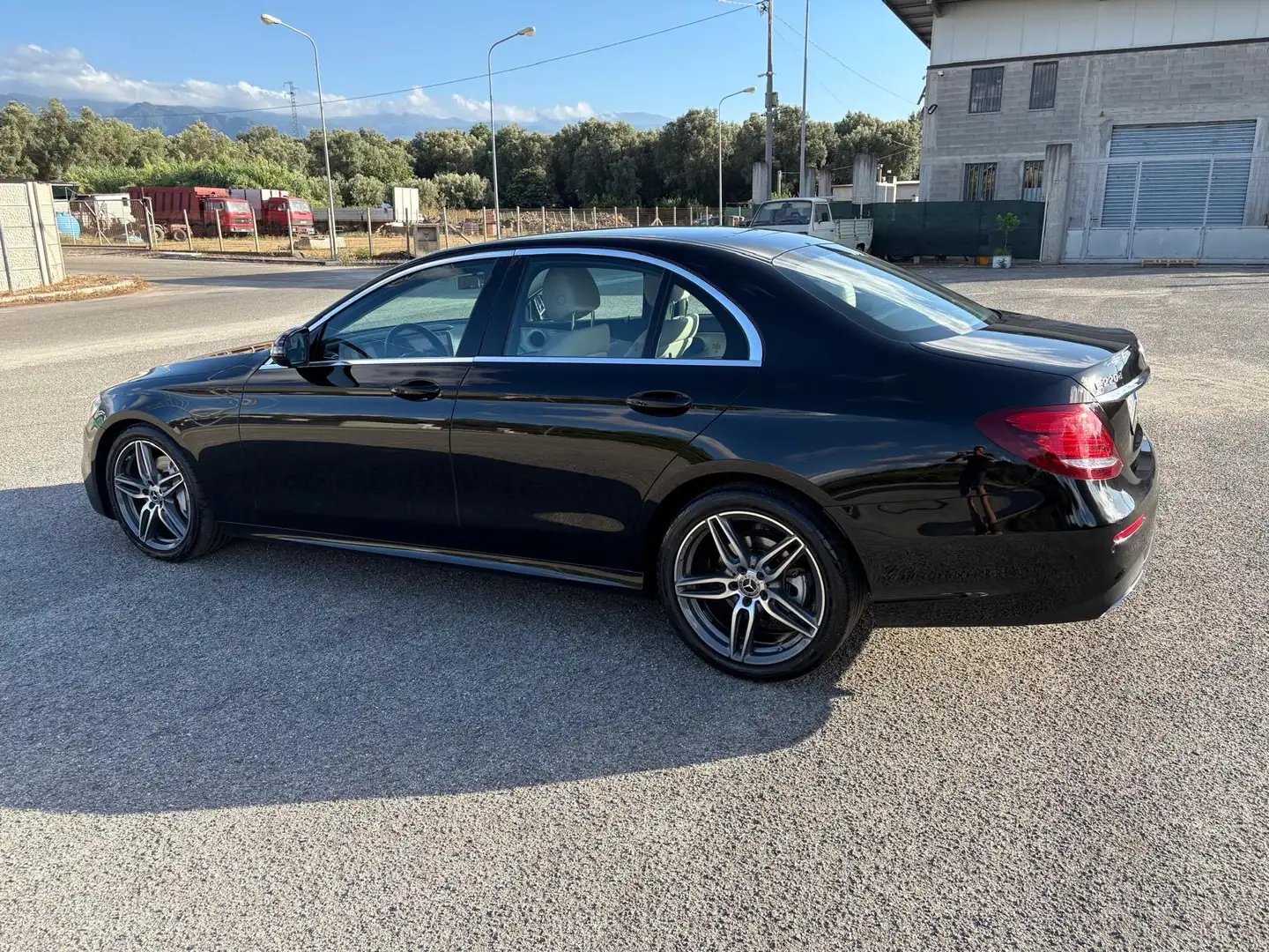 Mercedes-Benz E 220 d Premium 4matic auto - 2