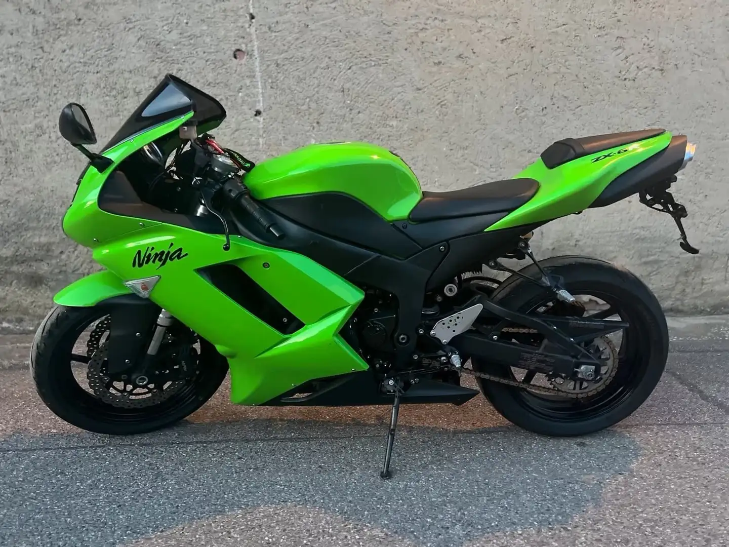 Kawasaki Ninja ZX-6R Verde - 1
