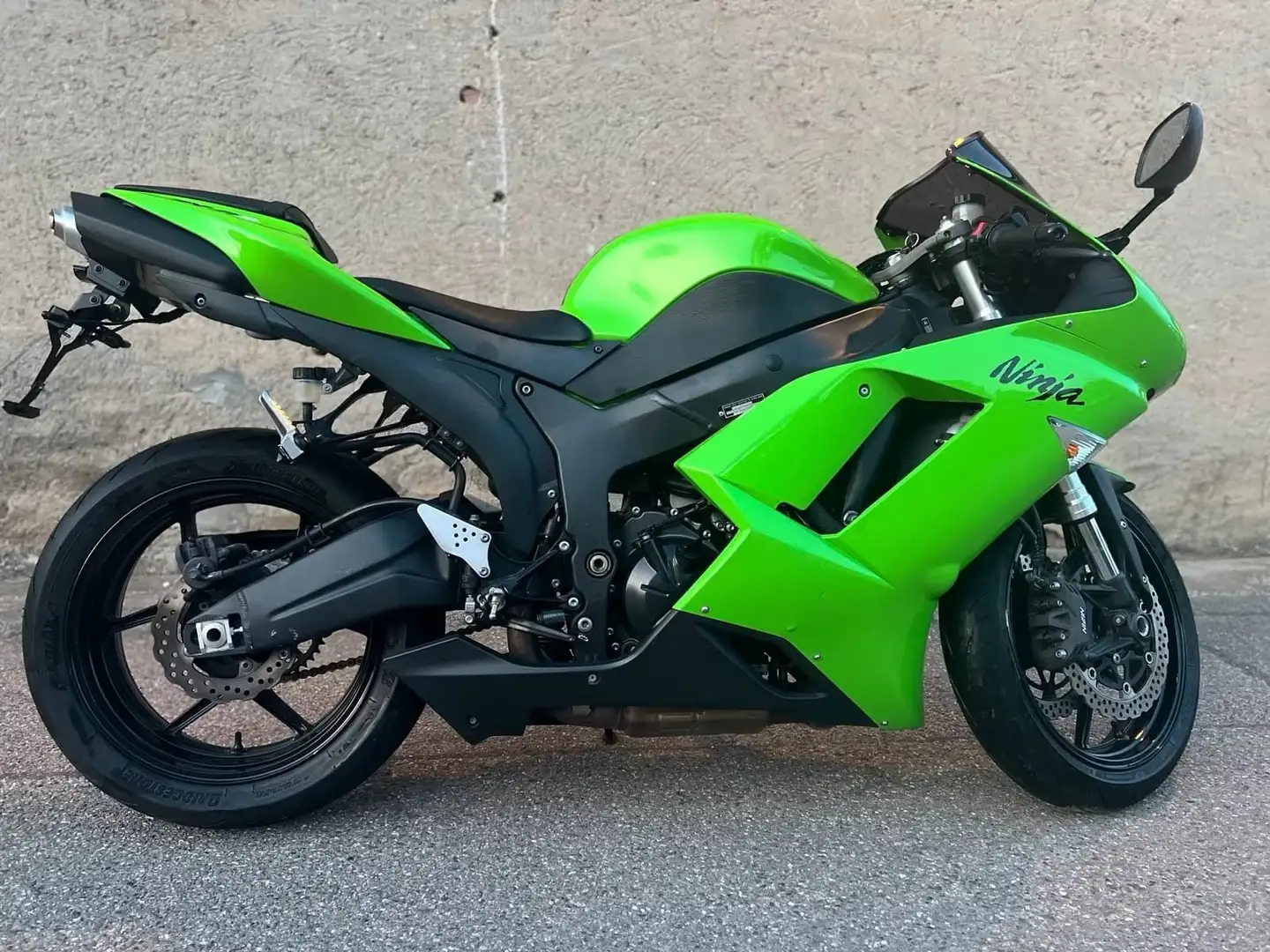 Kawasaki Ninja ZX-6R Verde - 2