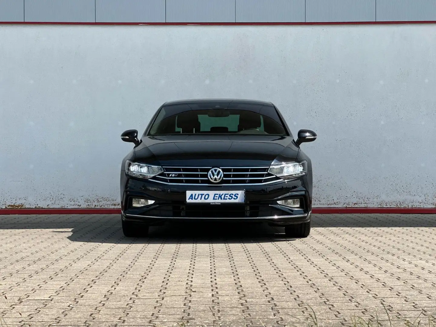 Volkswagen Passat Lim. Business R-Line ACC*LED*AHK* Schwarz - 2