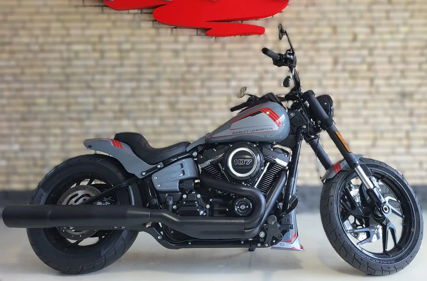 Harley-Davidson Sport Glide 107 M8 - Custom Made | ZEER EXCLUSIEVE UITVOERING Gri - 2