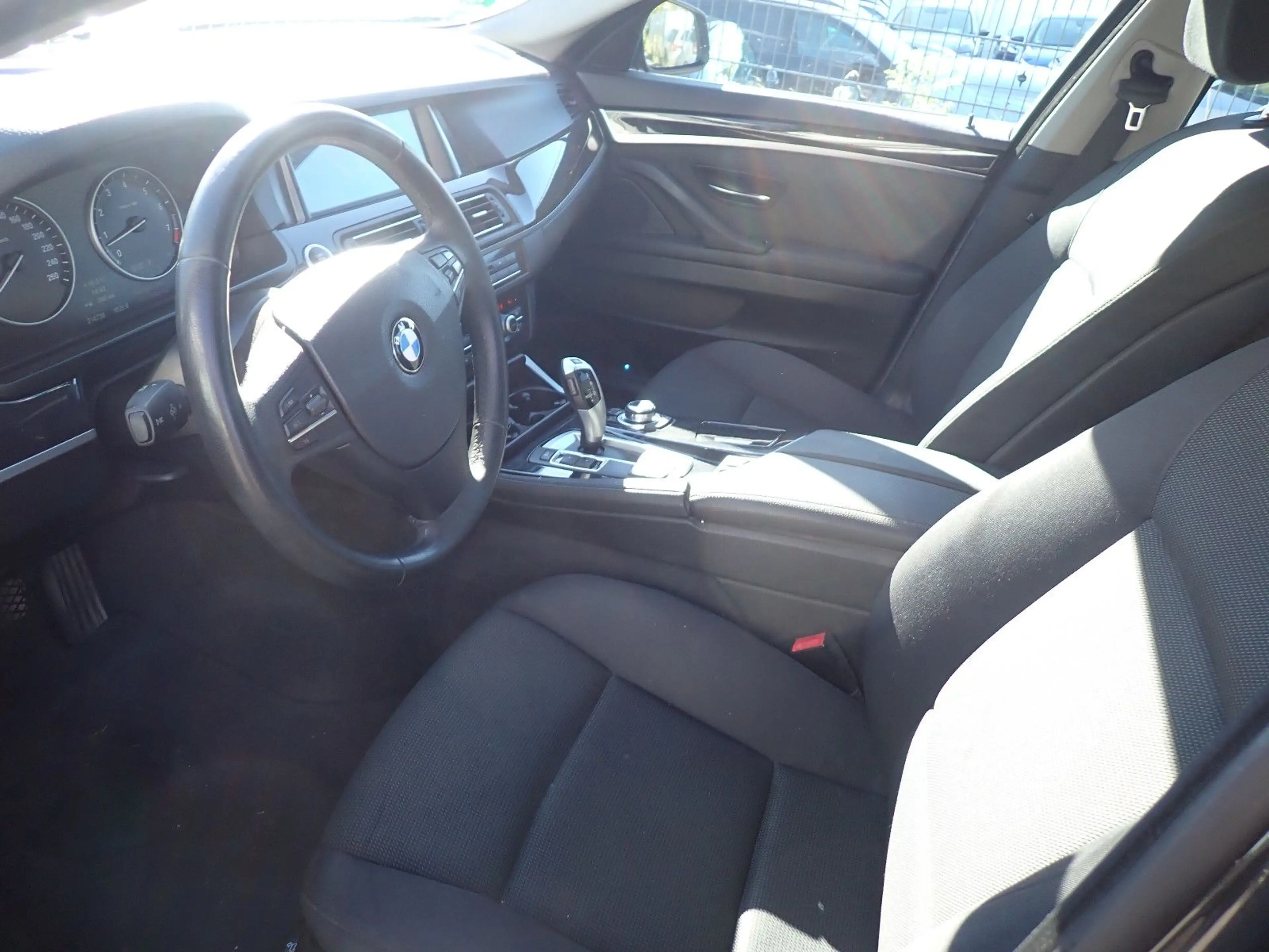 BMW 535 i xDrive Kamera — photo 9