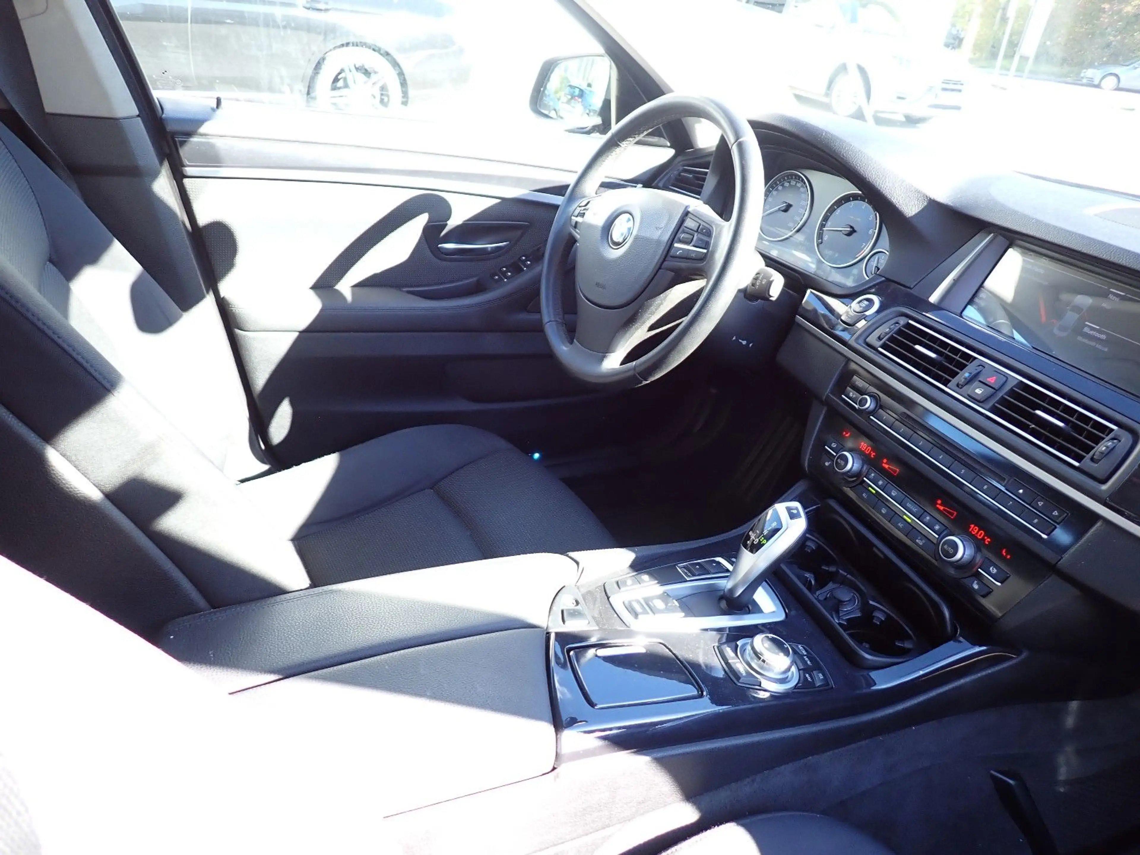 BMW 535 i xDrive Kamera — photo 5
