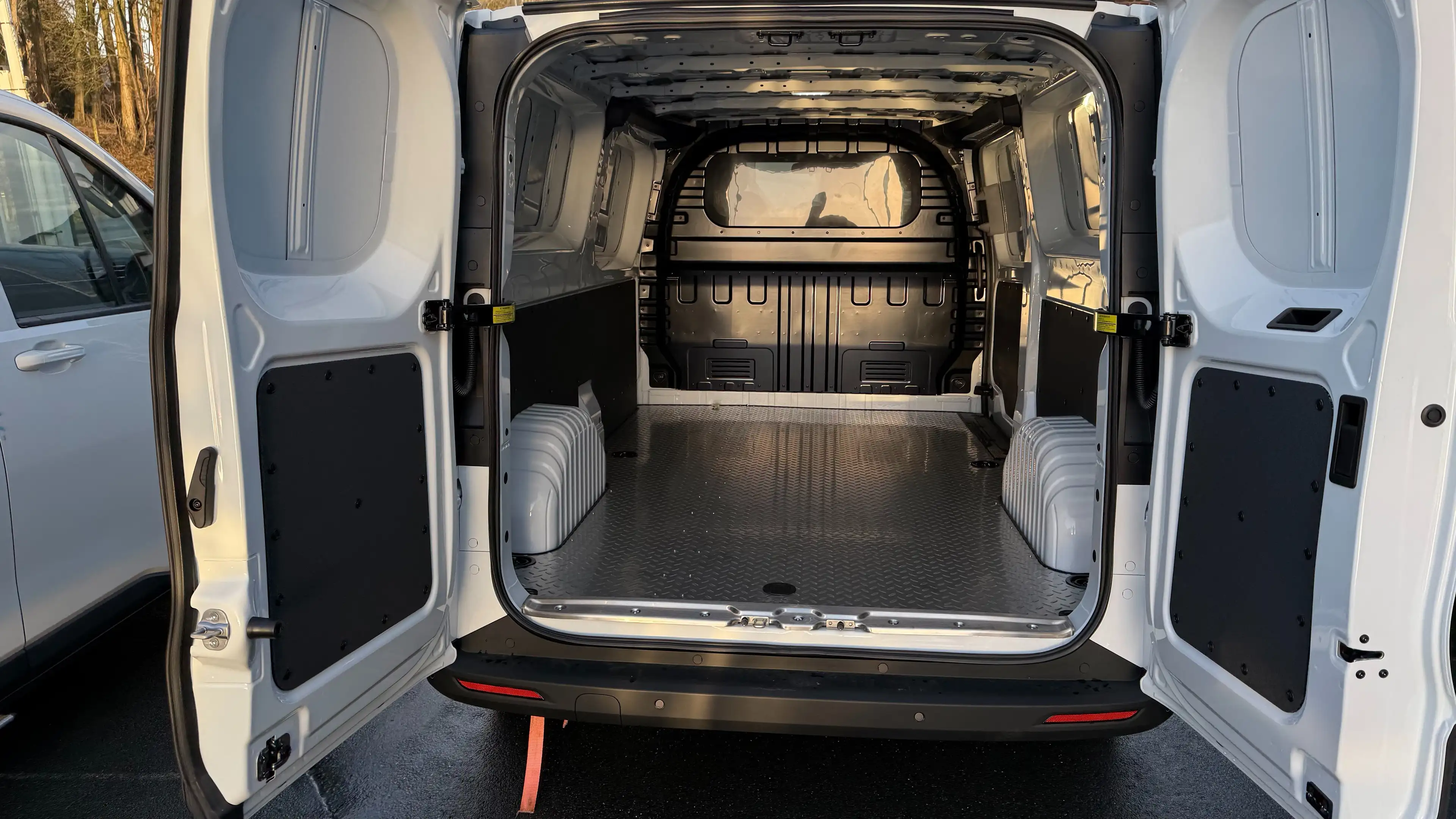 Maxus DELIVER 7 — photo 3