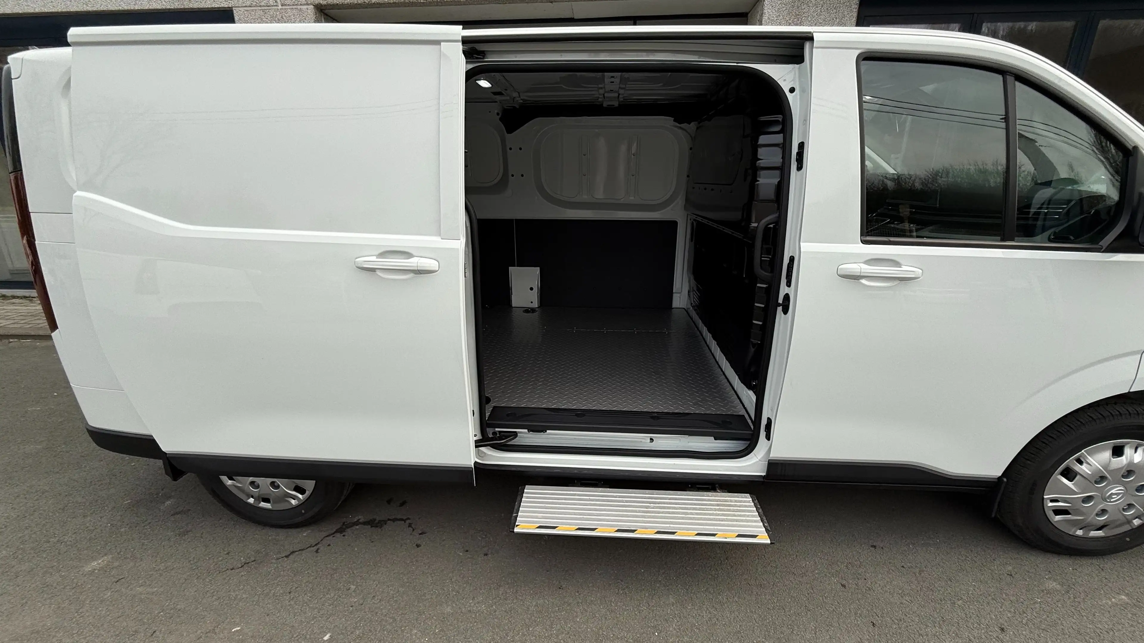 Maxus DELIVER 7 — photo 9
