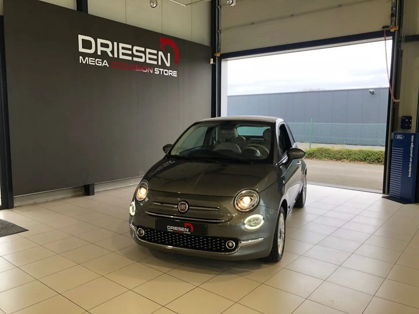 Fiat 500C Hybrid 1.0i 70 PK   BIJ DRIESEN IN BREE    TEL 08 - 2