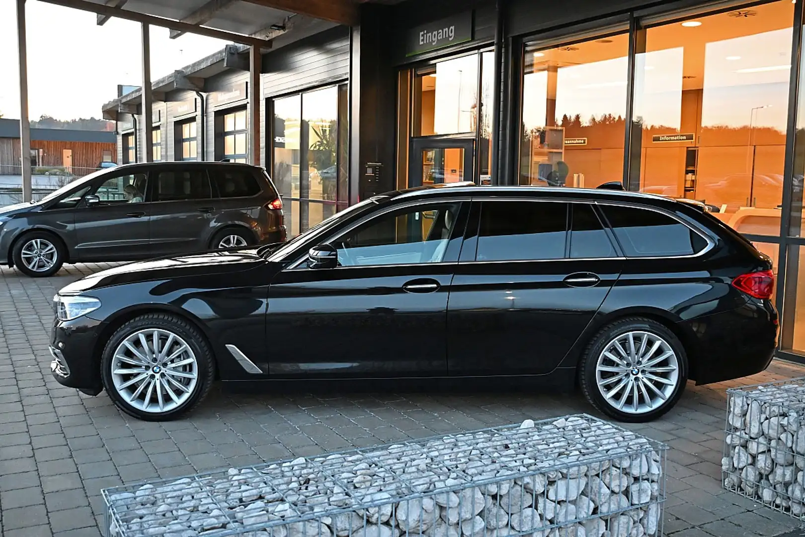BMW 540 i Touring xDrive Aut. NP €98k AHK, adapt. LED, ... Noir - 2