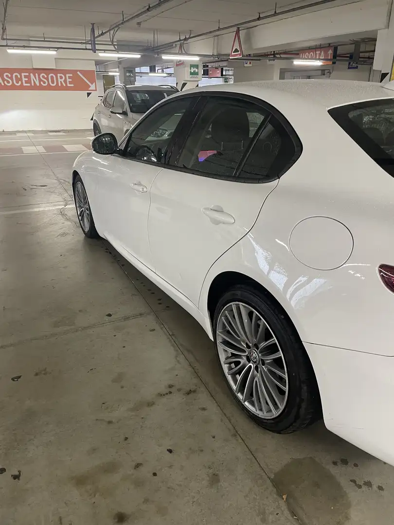 Alfa Romeo Giulia 2.2 t Sport Edition 180cv auto - 1