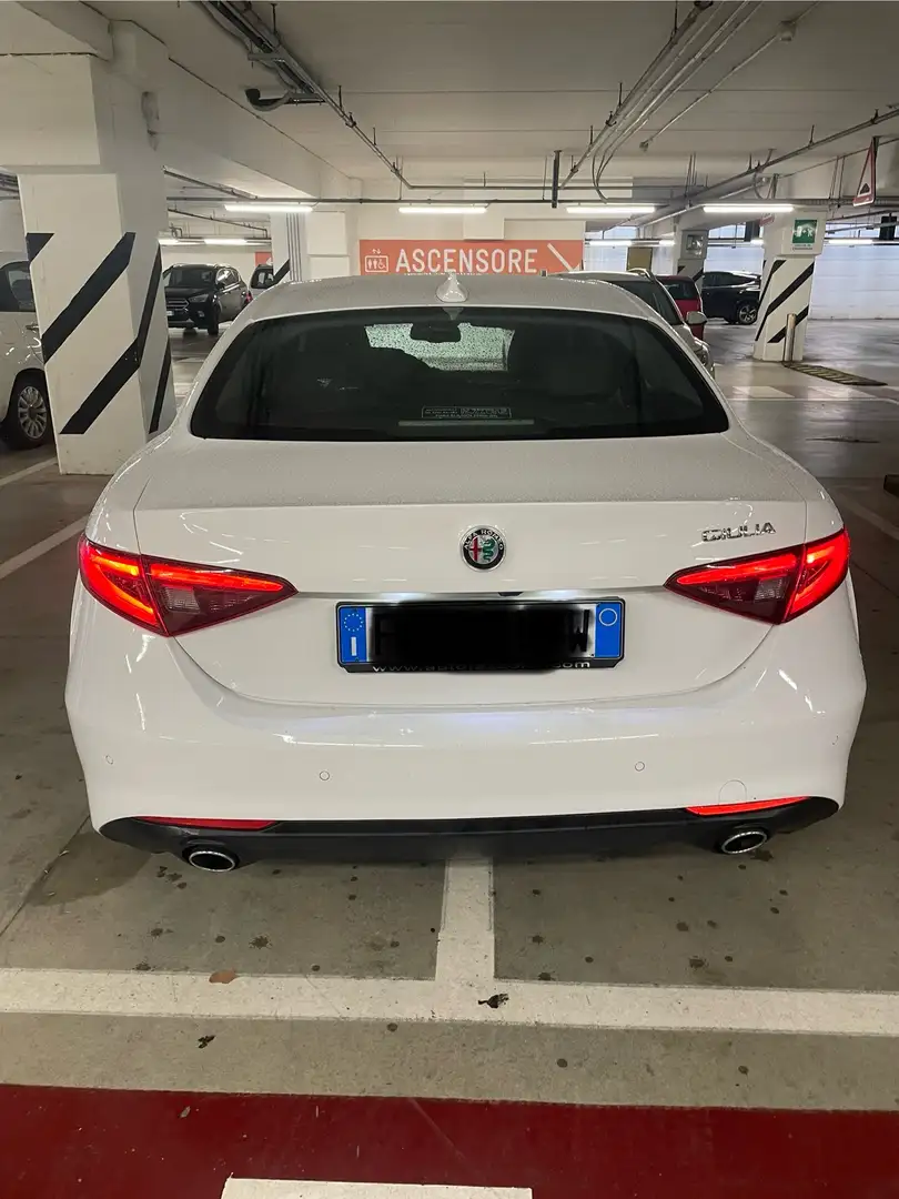 Alfa Romeo Giulia 2.2 t Sport Edition 180cv auto - 2