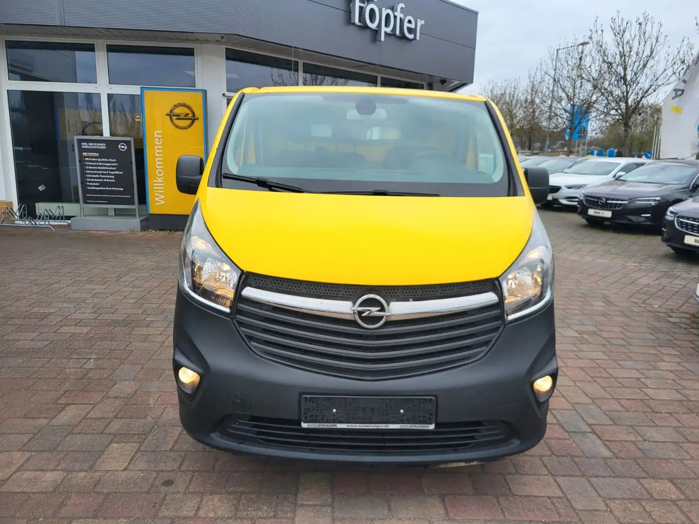 Opel Vivaro B Kasten/Kombi L1H1 2,7t  Klima/Navi/Temp Gelb - 2