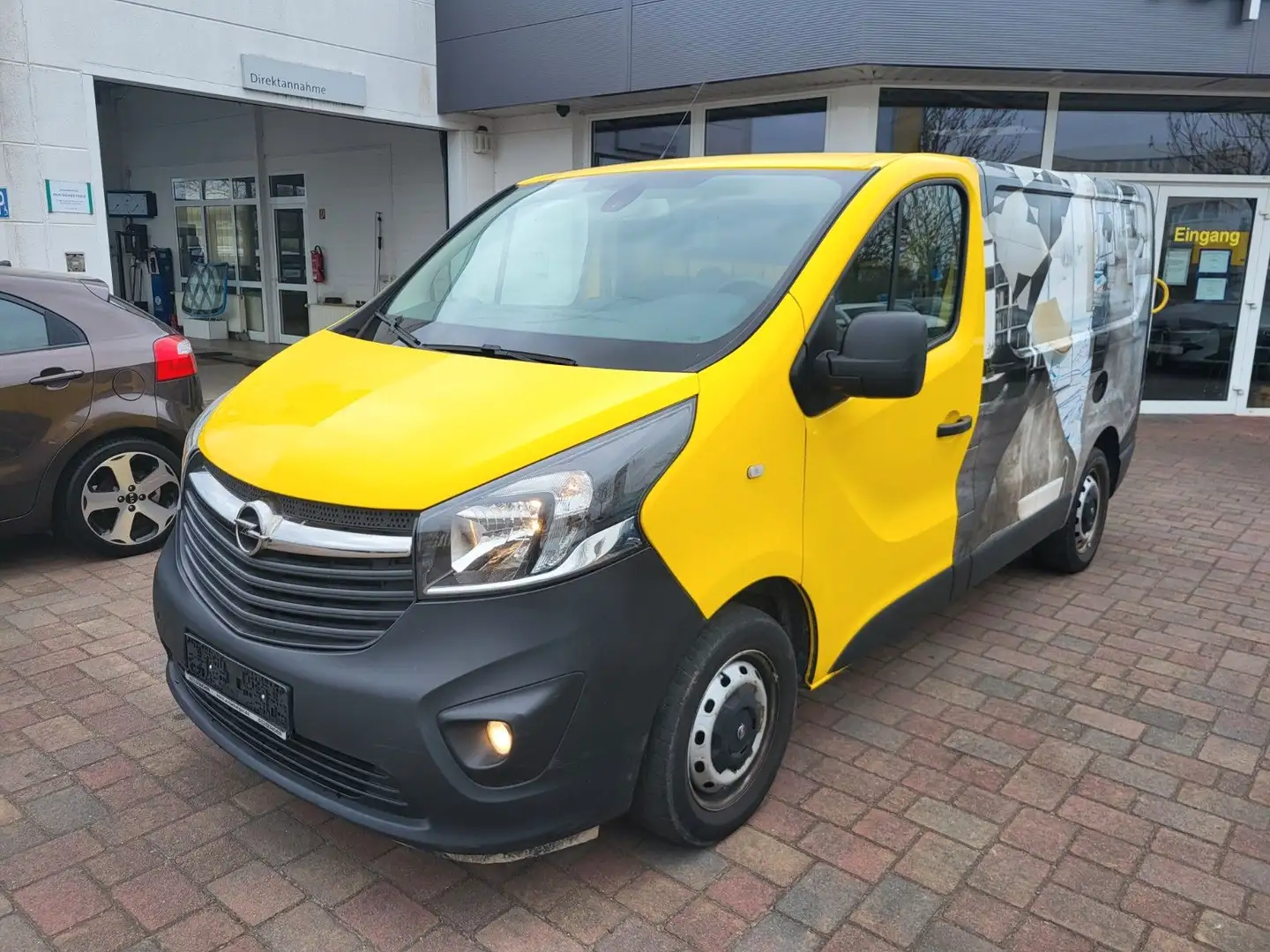Opel Vivaro B Kasten/Kombi L1H1 2,7t  Klima/Navi/Temp Gelb - 1